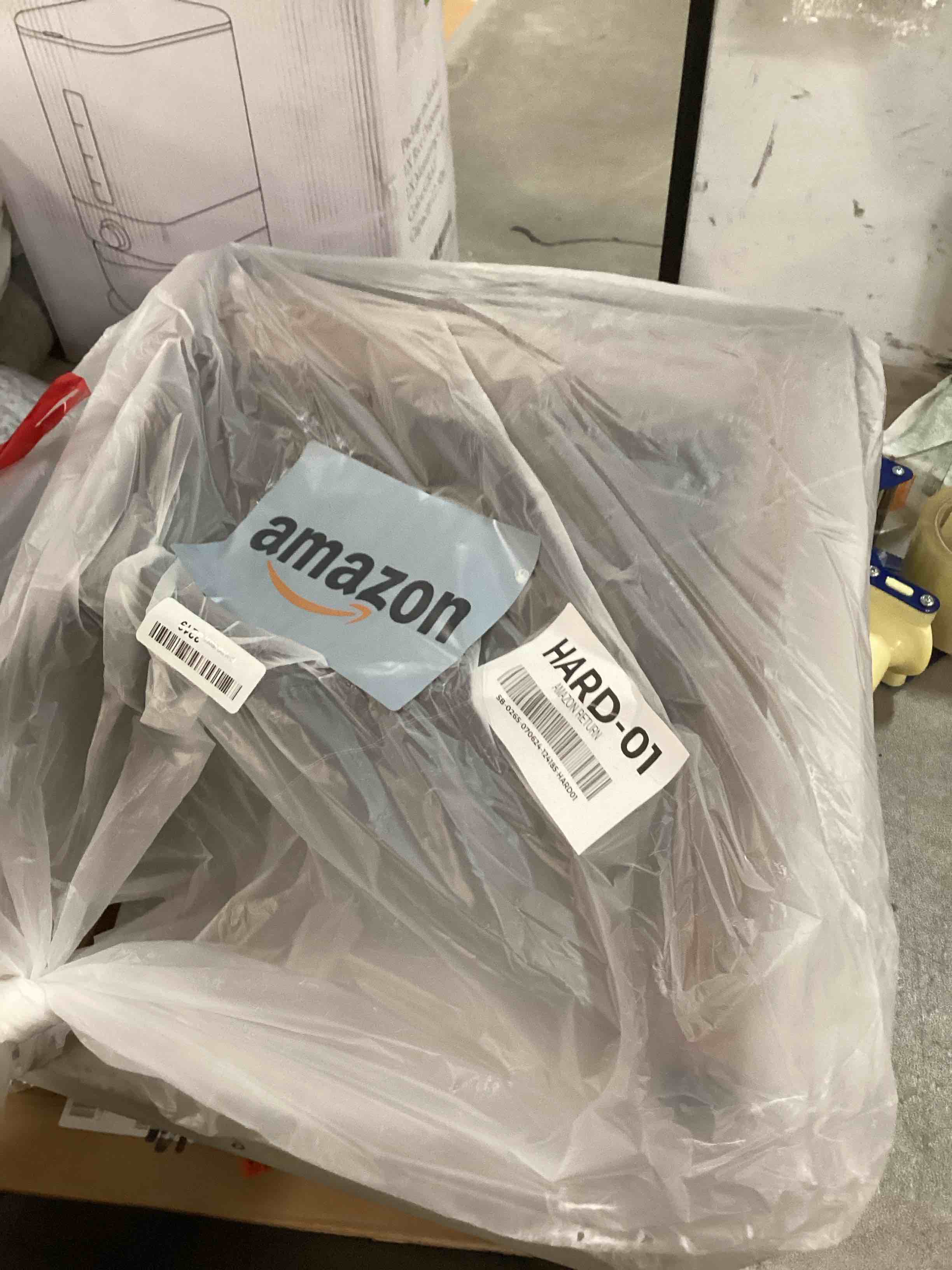 https://s3.amazonaws.com/lotting-images-prod/bidfta/GRN6748693_1721932592742.jpeg