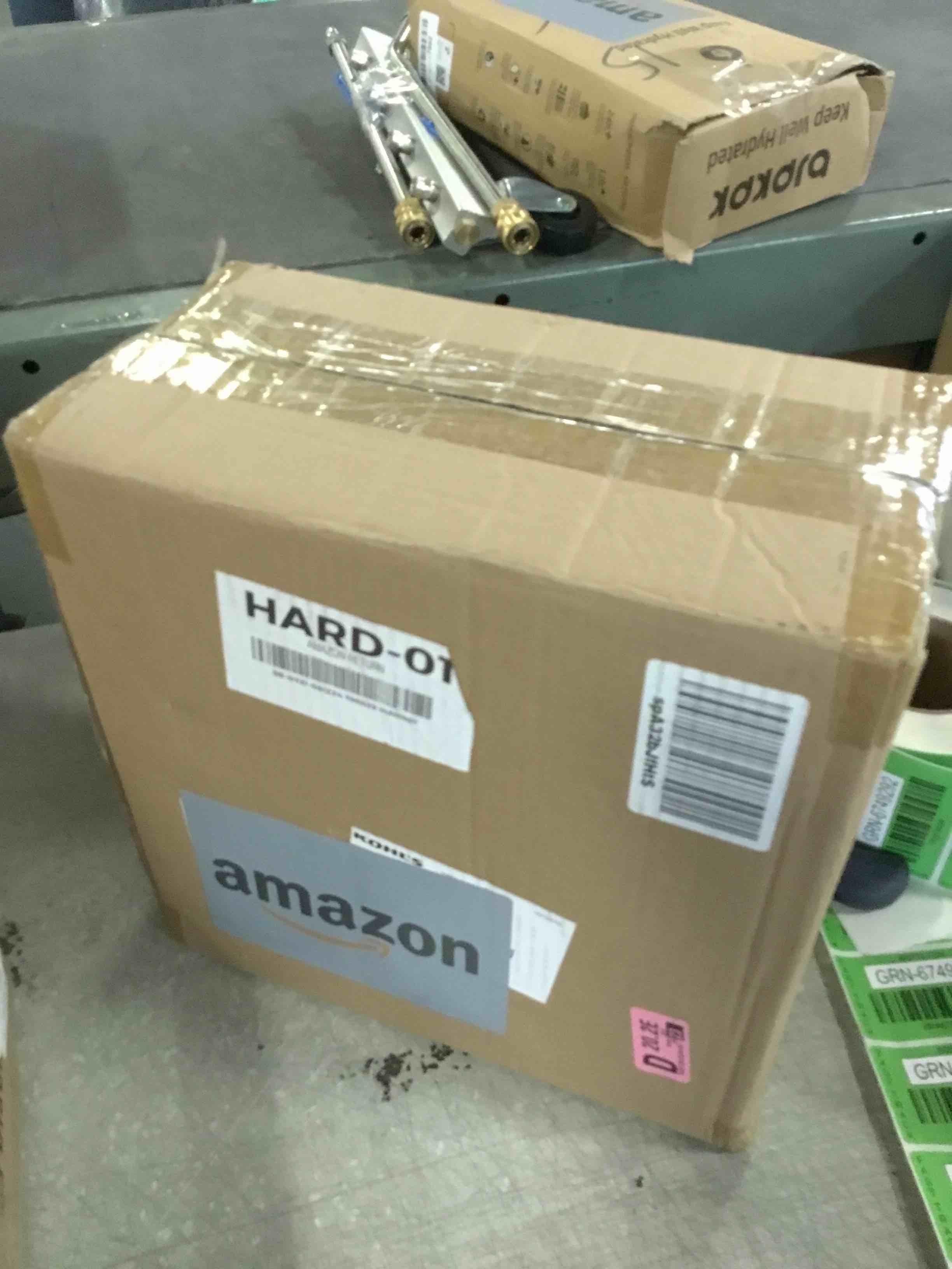 https://s3.amazonaws.com/lotting-images-prod/bidfta/GRN6749272_1720625753503.jpeg