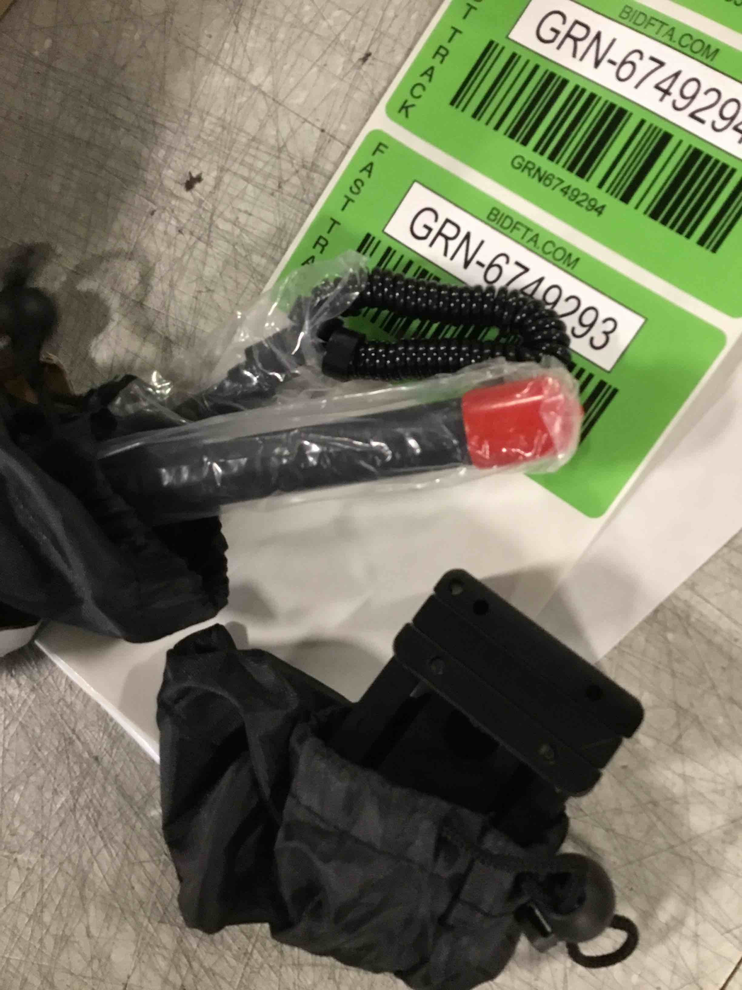https://s3.amazonaws.com/lotting-images-prod/bidfta/GRN6749293_1720629375761.jpeg