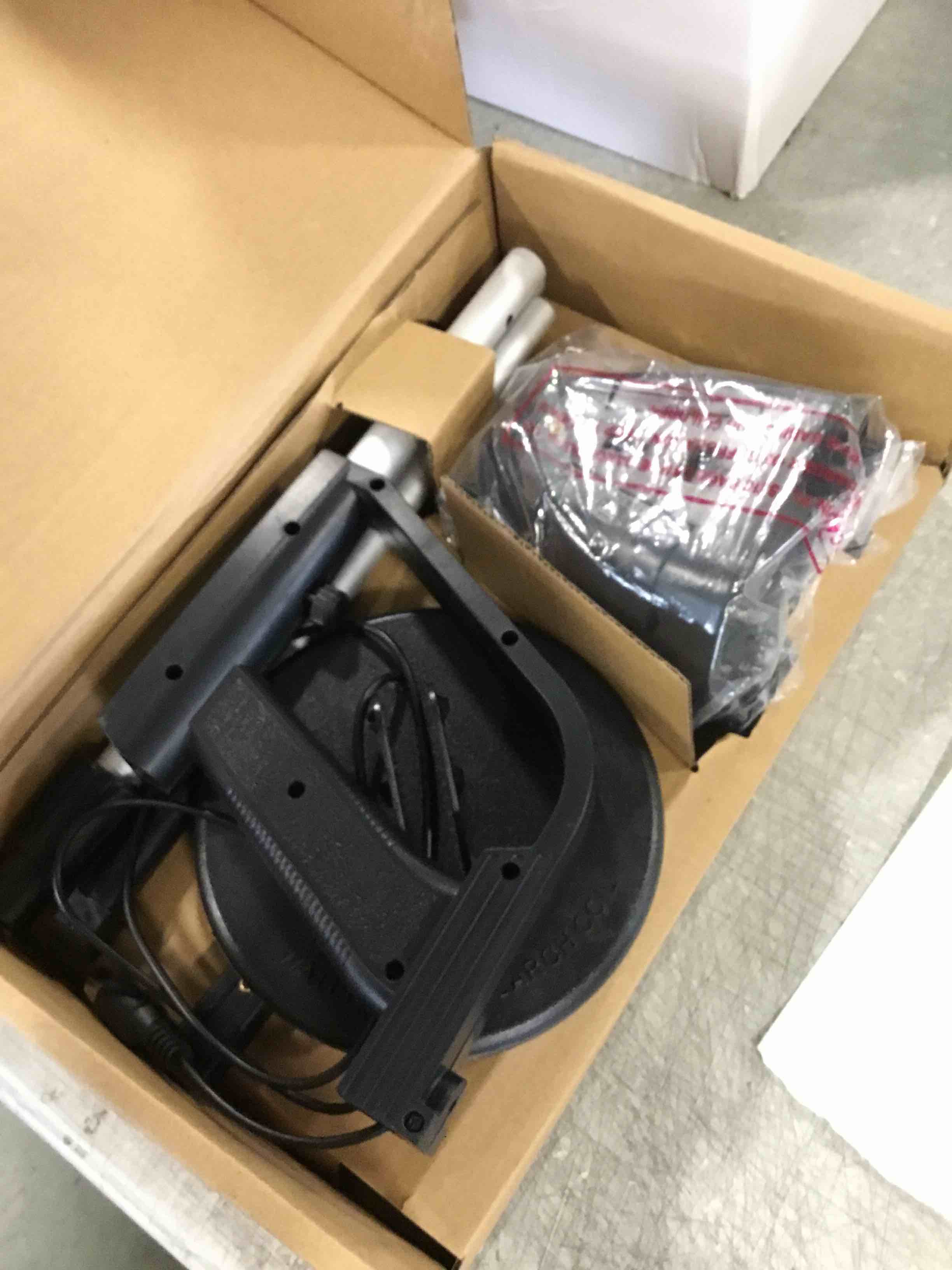 https://s3.amazonaws.com/lotting-images-prod/bidfta/GRN6749301_1720630244456.jpeg