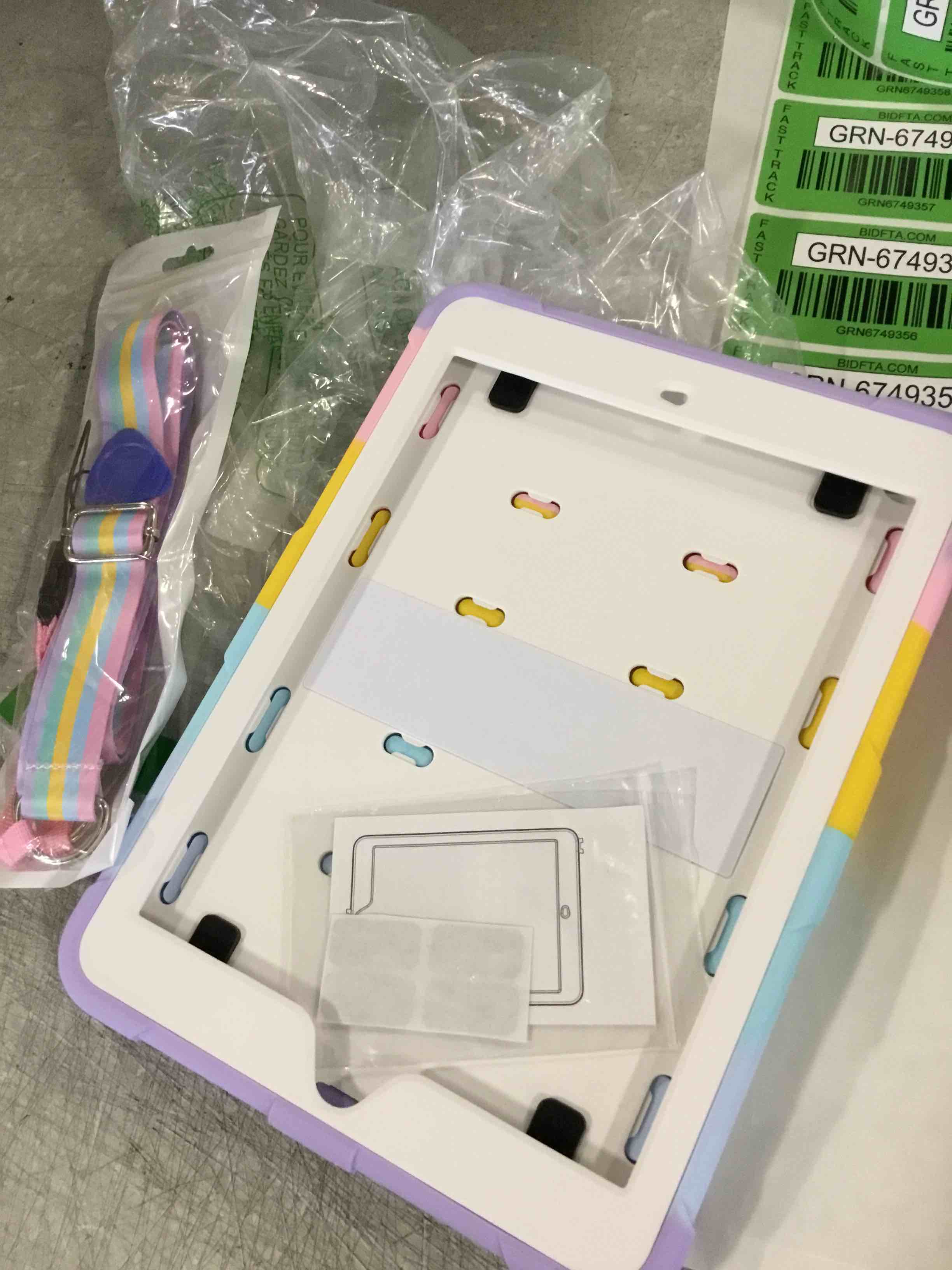 https://s3.amazonaws.com/lotting-images-prod/bidfta/GRN6749355_1720636240321.jpeg