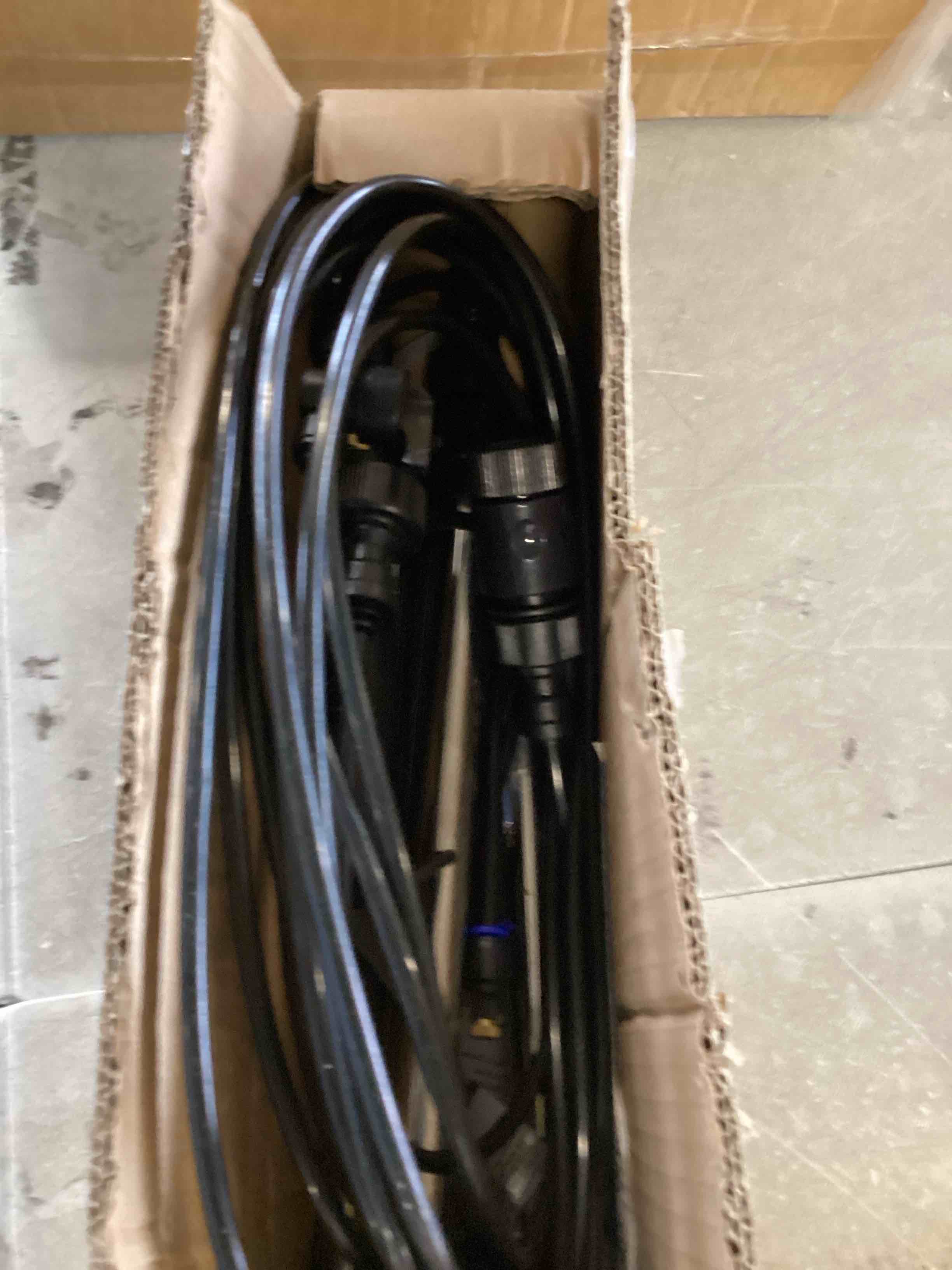 https://s3.amazonaws.com/lotting-images-prod/bidfta/GRN6754422_1722876777554.jpeg