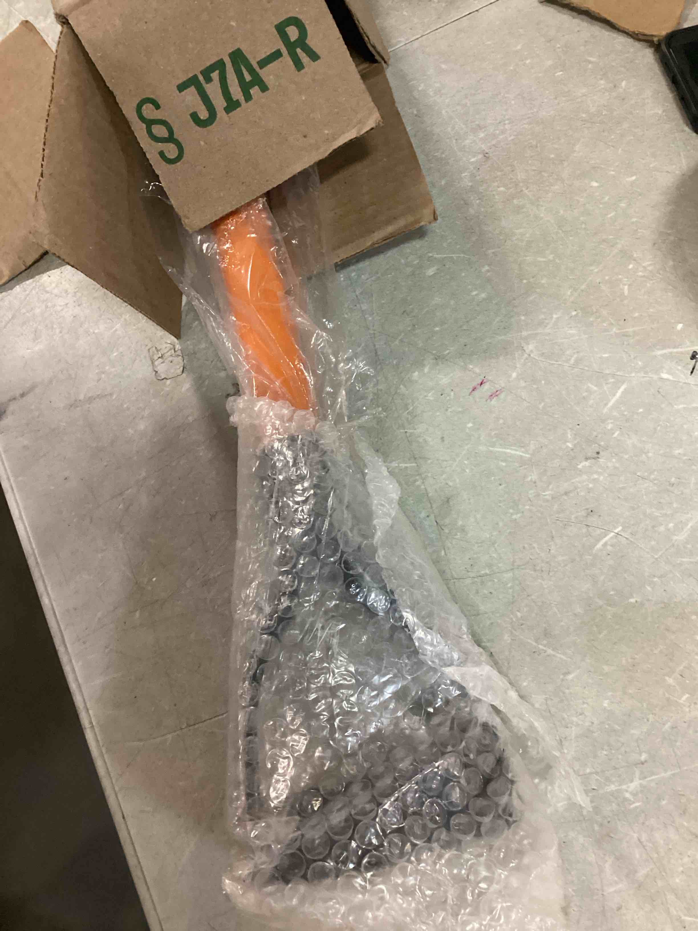 https://s3.amazonaws.com/lotting-images-prod/bidfta/GRN6755230_1722049120078.jpeg