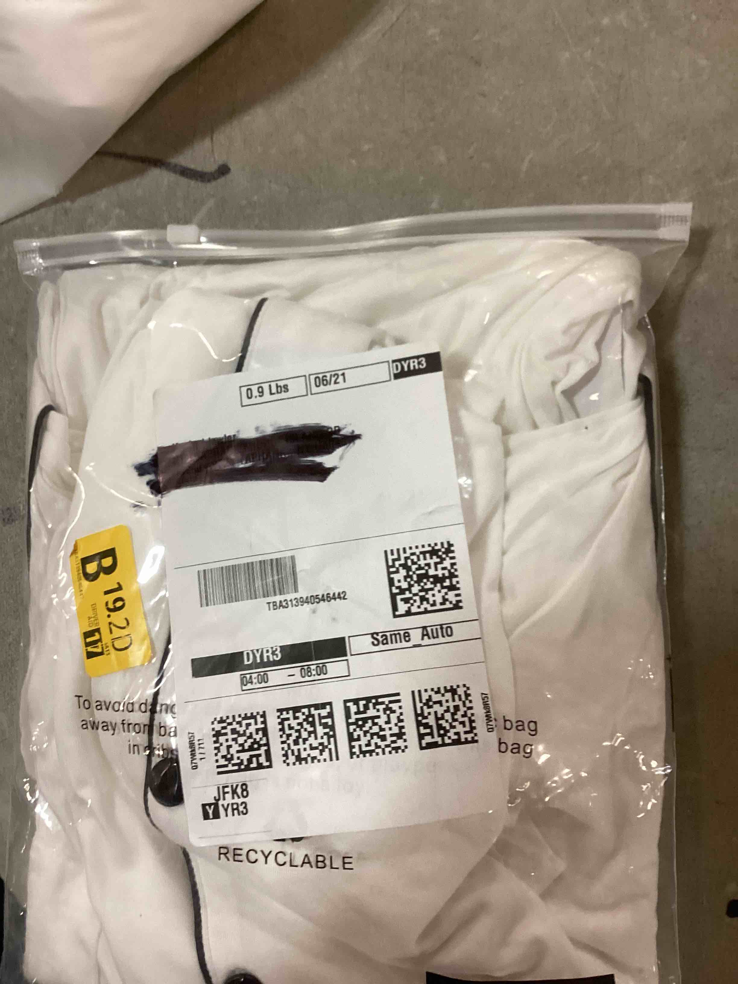 https://s3.amazonaws.com/lotting-images-prod/bidfta/GRN6755862_1722365201514.jpeg