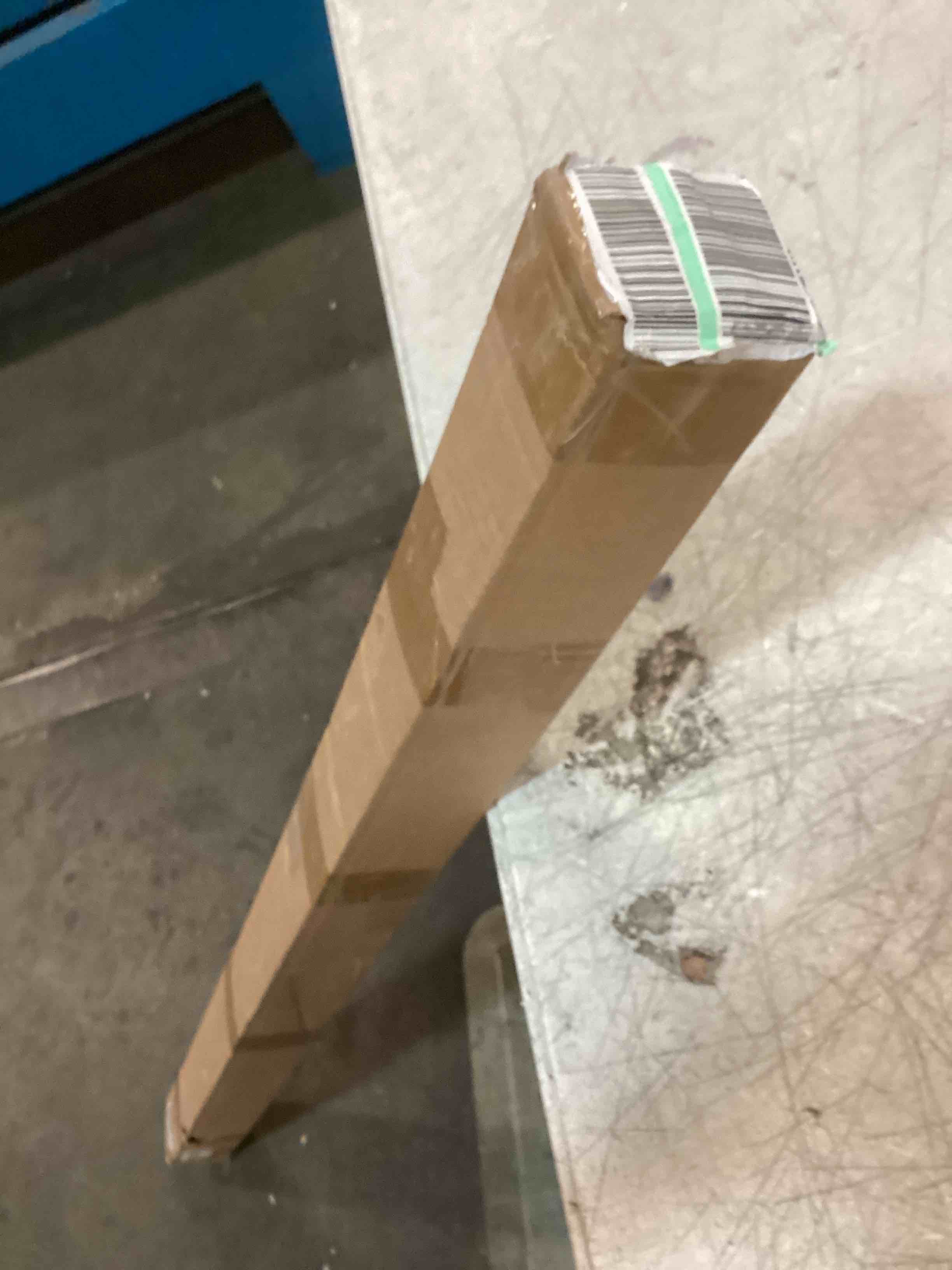 https://s3.amazonaws.com/lotting-images-prod/bidfta/GRN6755976_1722428394634.jpeg