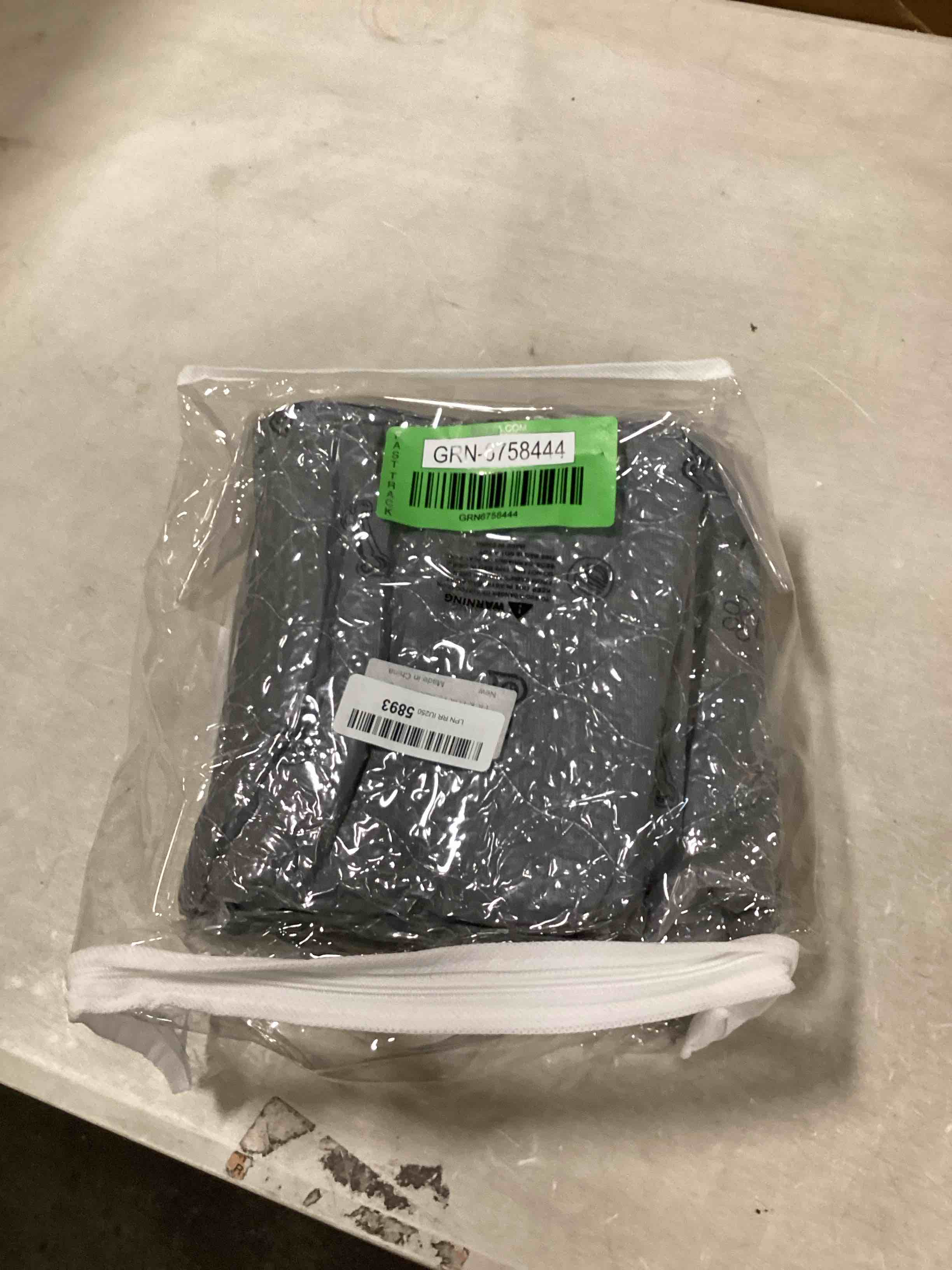 https://s3.amazonaws.com/lotting-images-prod/bidfta/GRN6758444_1721953810201.jpeg