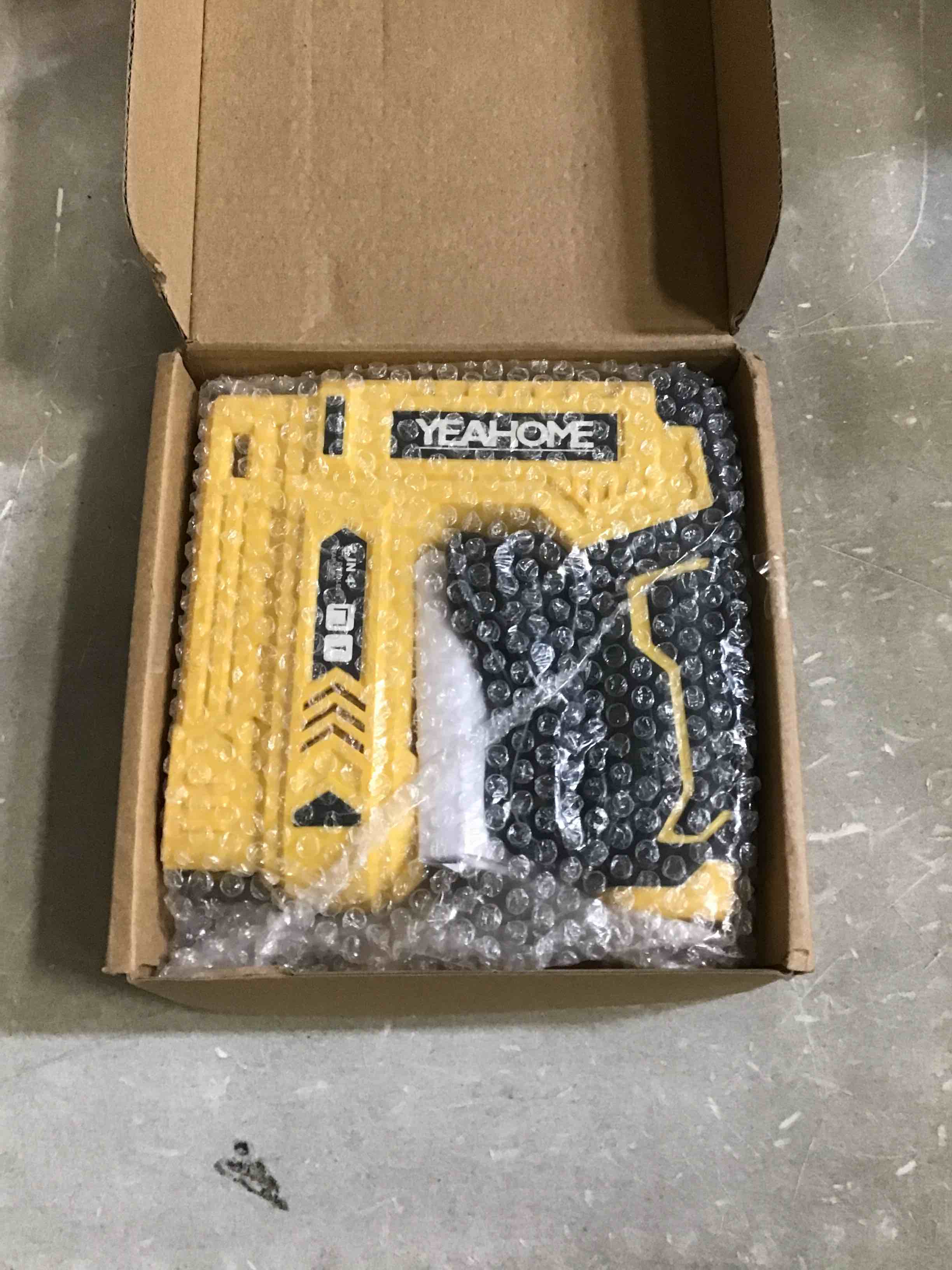 https://s3.amazonaws.com/lotting-images-prod/bidfta/GRN6761197_1722275374013.jpeg