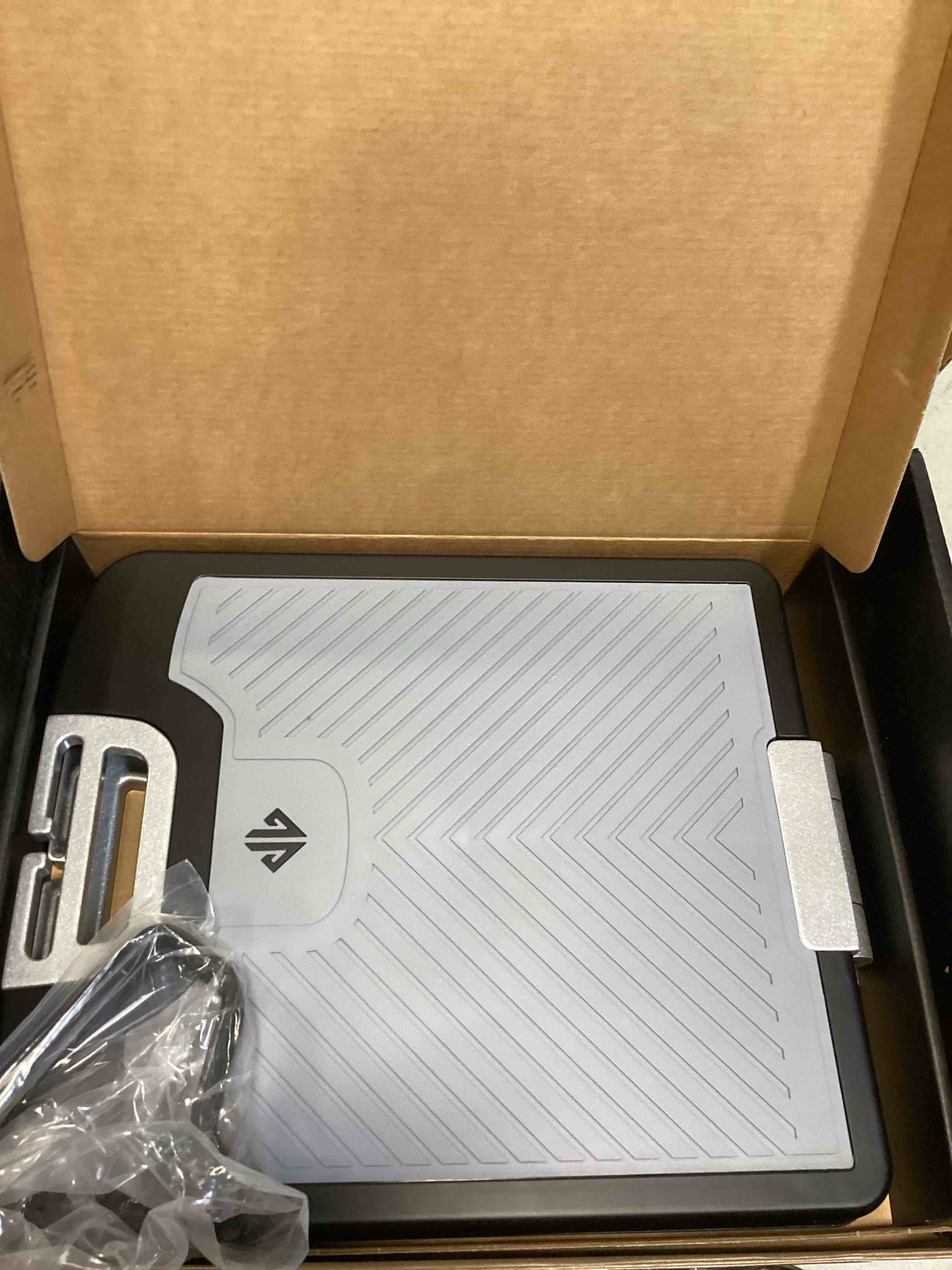 https://s3.amazonaws.com/lotting-images-prod/bidfta/GRN6765244_1722281729344.jpeg