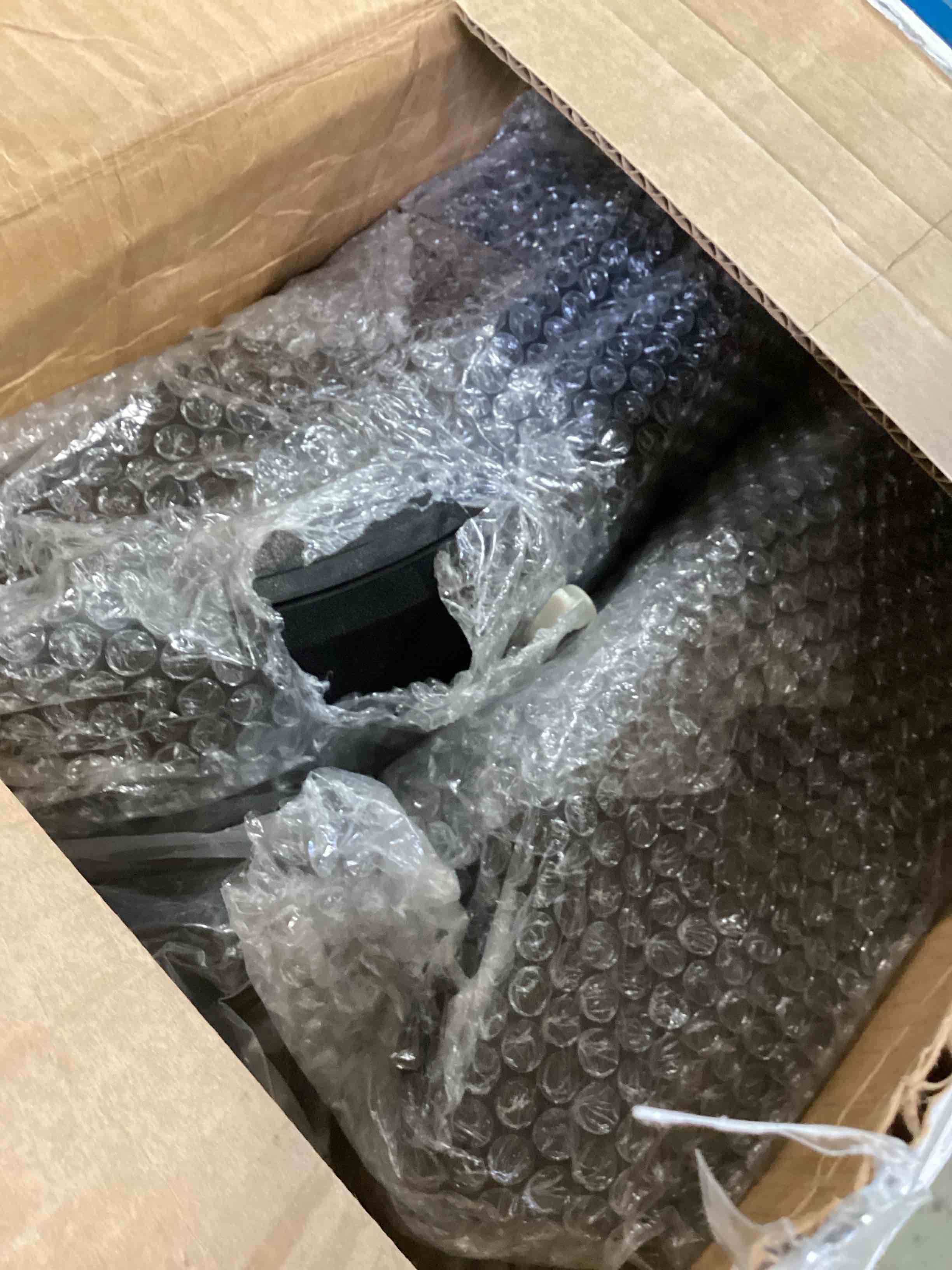 https://s3.amazonaws.com/lotting-images-prod/bidfta/GRN6768028_1721664762015.jpeg