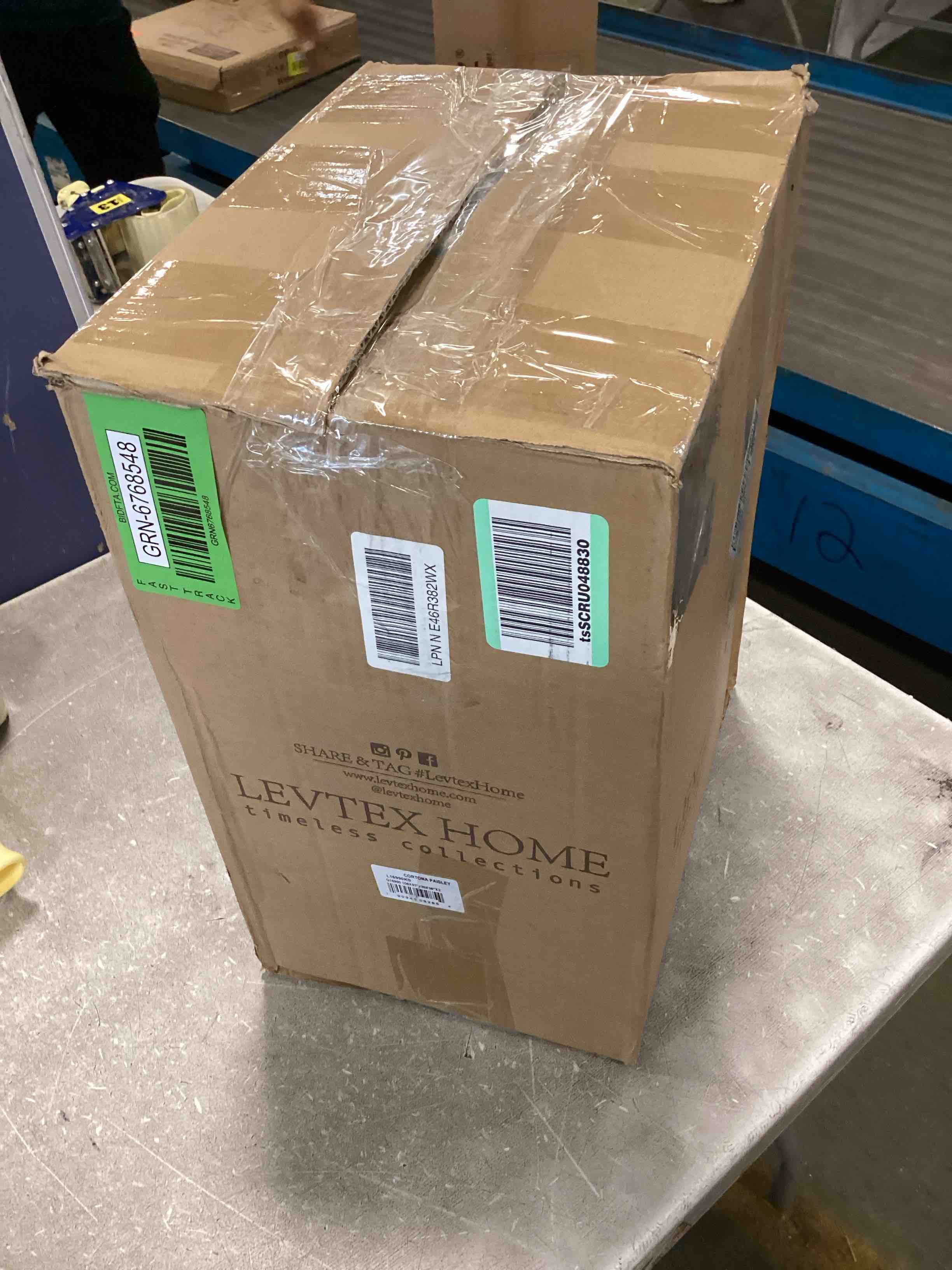 https://s3.amazonaws.com/lotting-images-prod/bidfta/GRN6768548_1721425664715.jpeg
