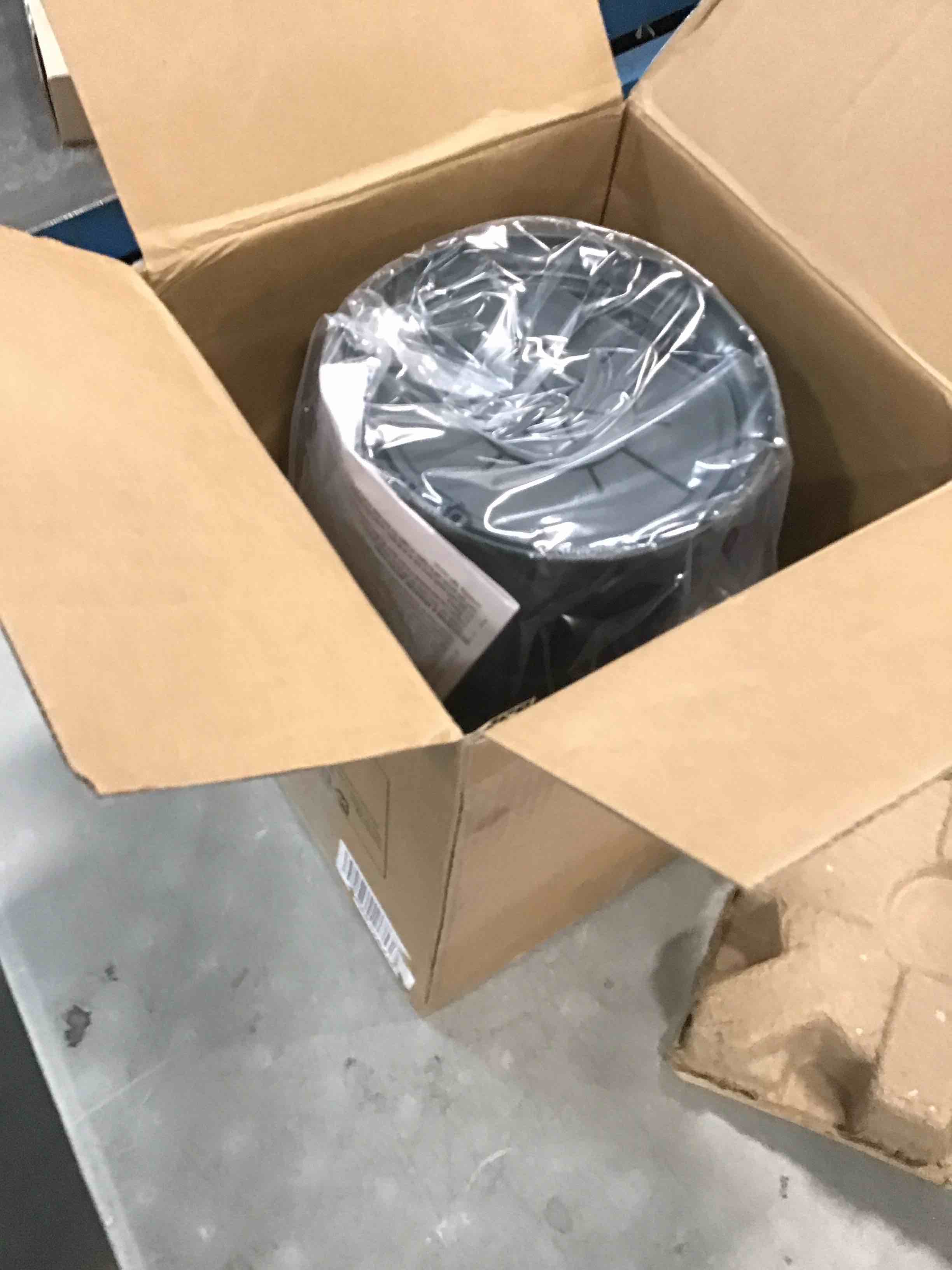 https://s3.amazonaws.com/lotting-images-prod/bidfta/GRN6768877_1721489345301.jpeg
