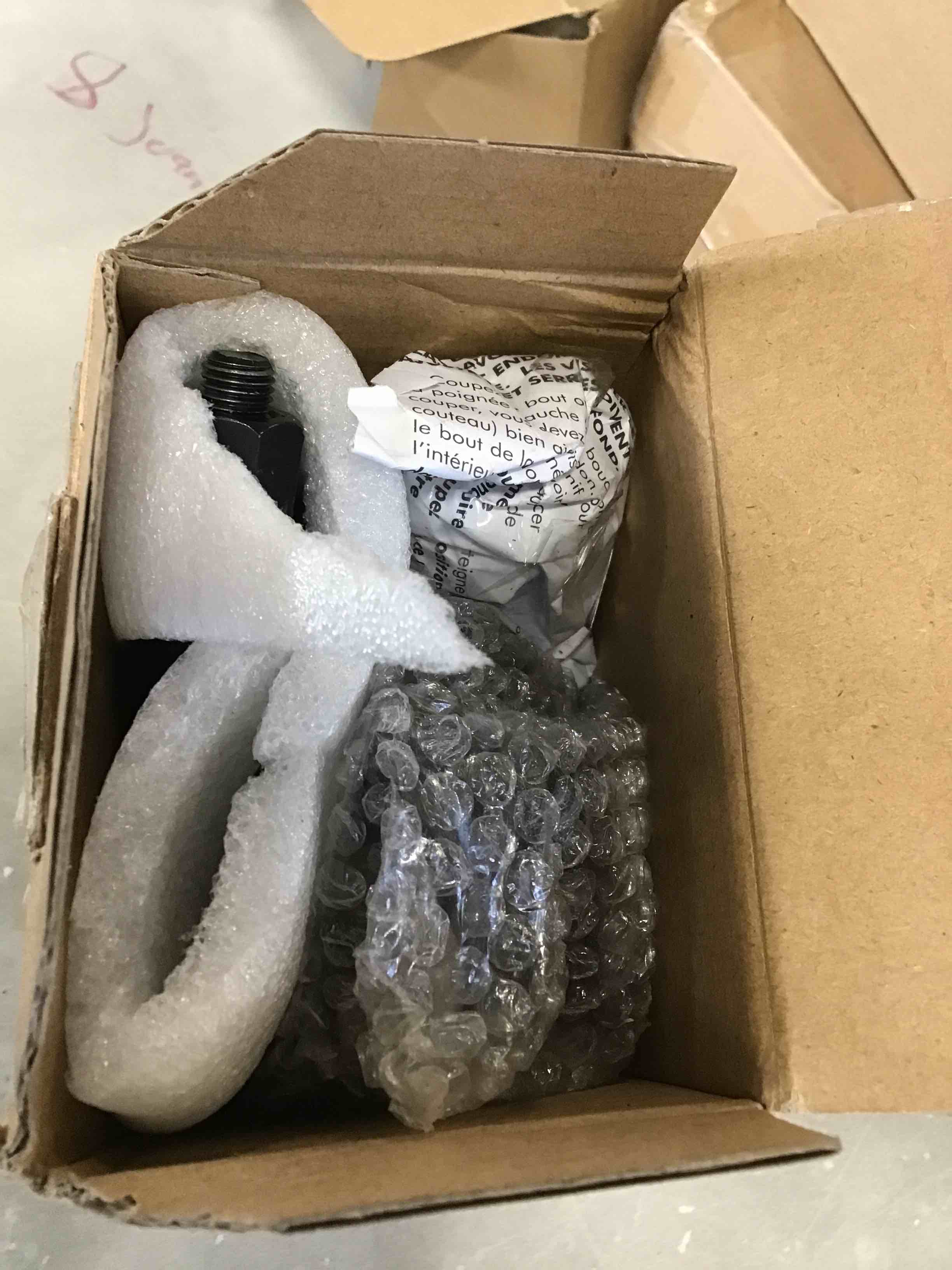 https://s3.amazonaws.com/lotting-images-prod/bidfta/GRN6770254_1721305412972.jpeg