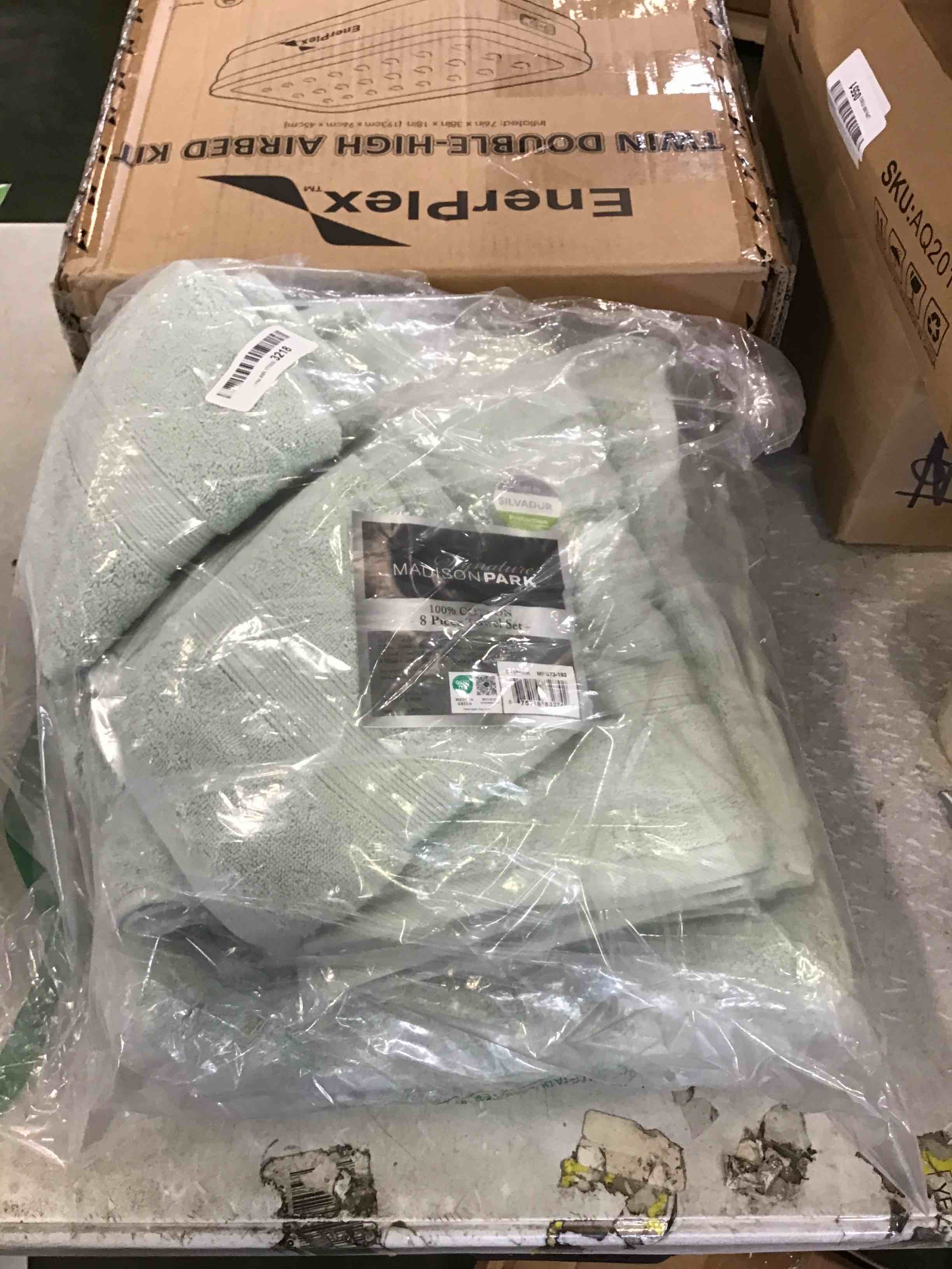 https://s3.amazonaws.com/lotting-images-prod/bidfta/GRN6771711_1721325346315.jpeg
