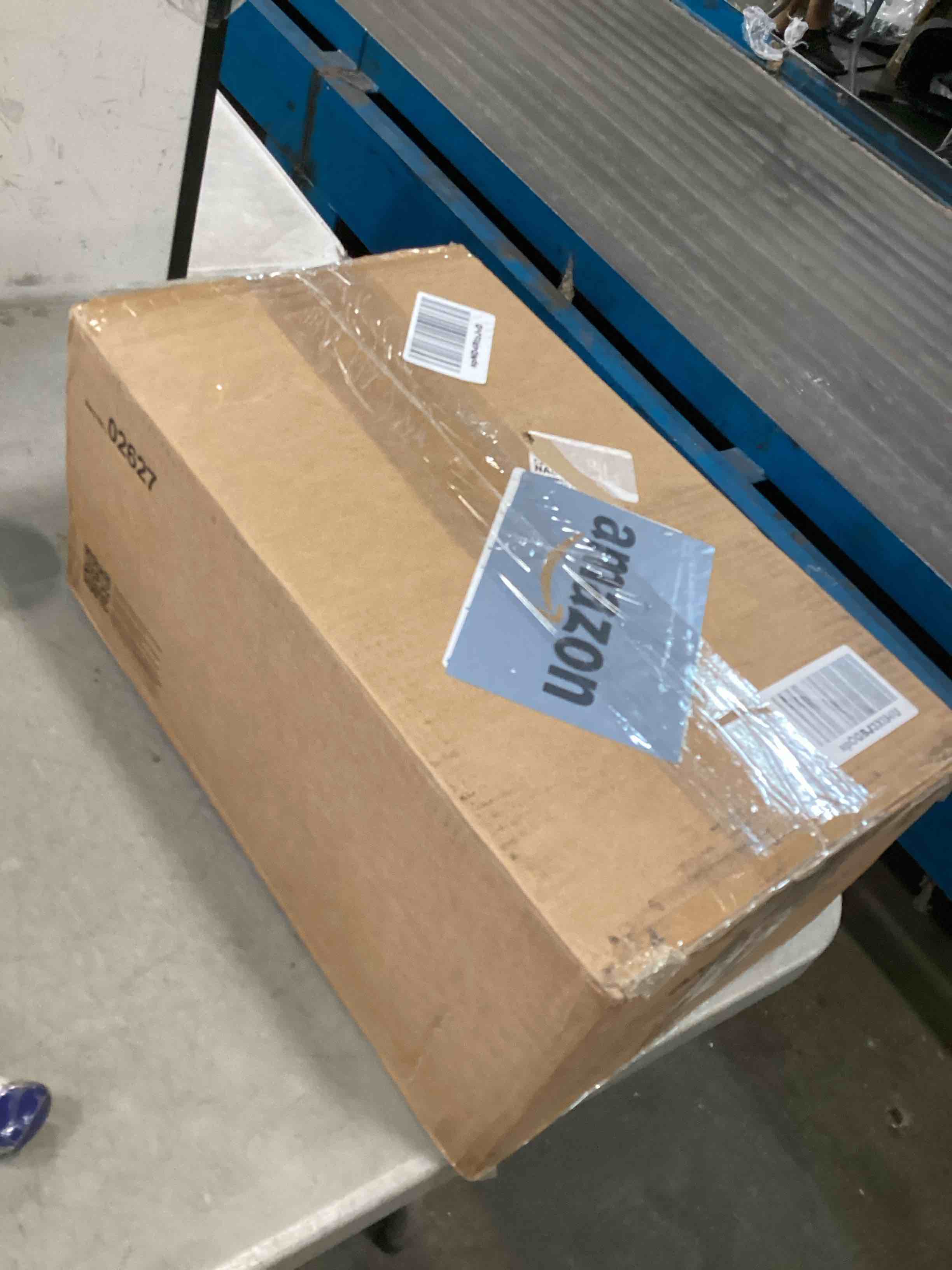 https://s3.amazonaws.com/lotting-images-prod/bidfta/GRN6773408_1721673397764.jpeg
