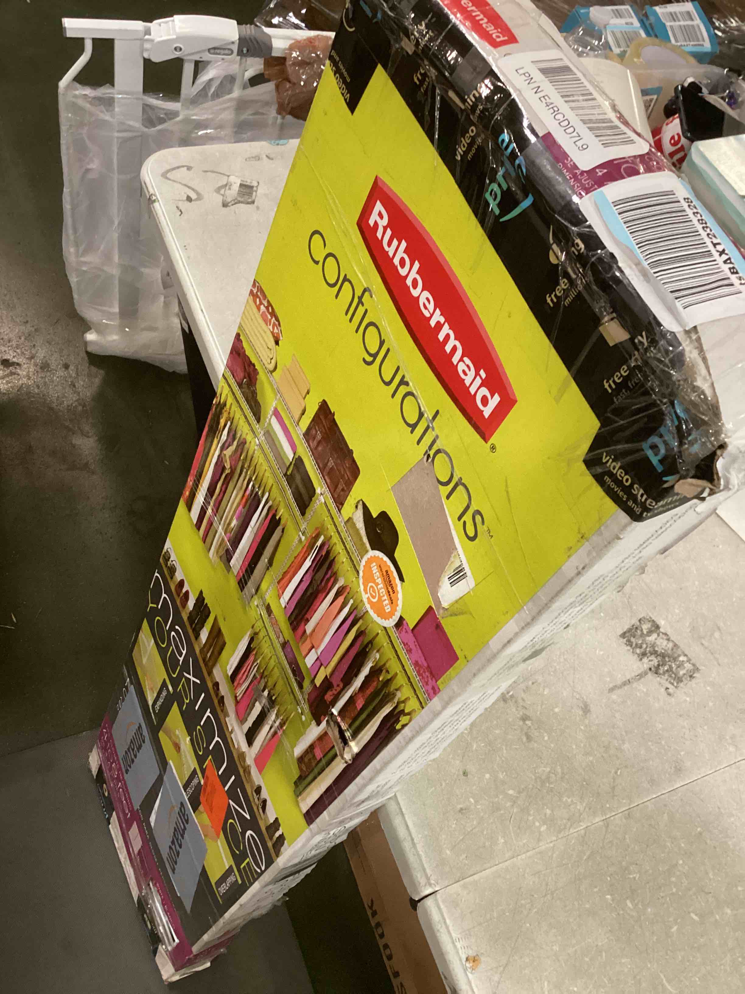 Rubbermaid Configurations Deluxe Closet Kit, Titanium, 48 Ft., Wire