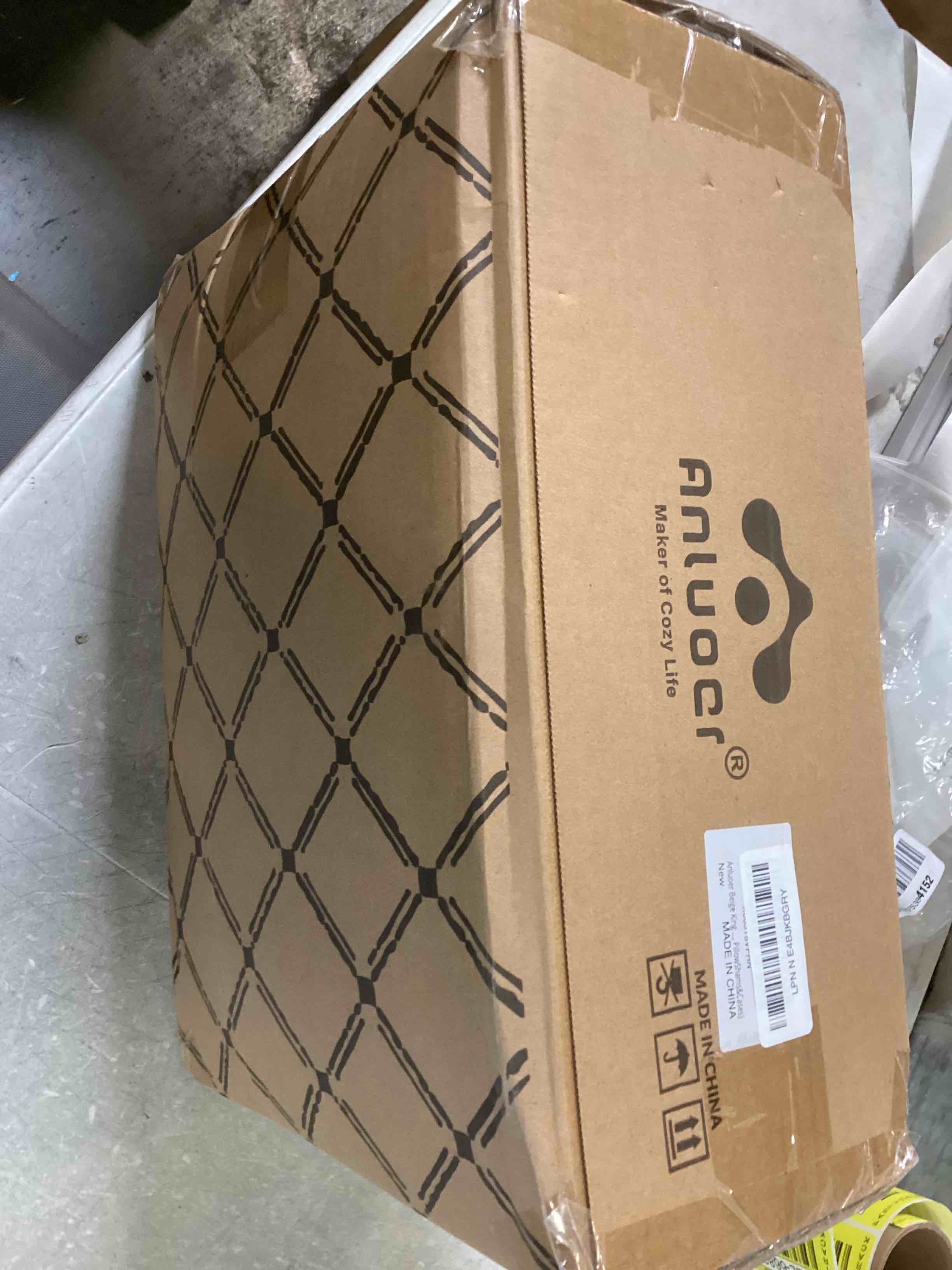 https://s3.amazonaws.com/lotting-images-prod/bidfta/GRN6778711_1722004820233.jpeg