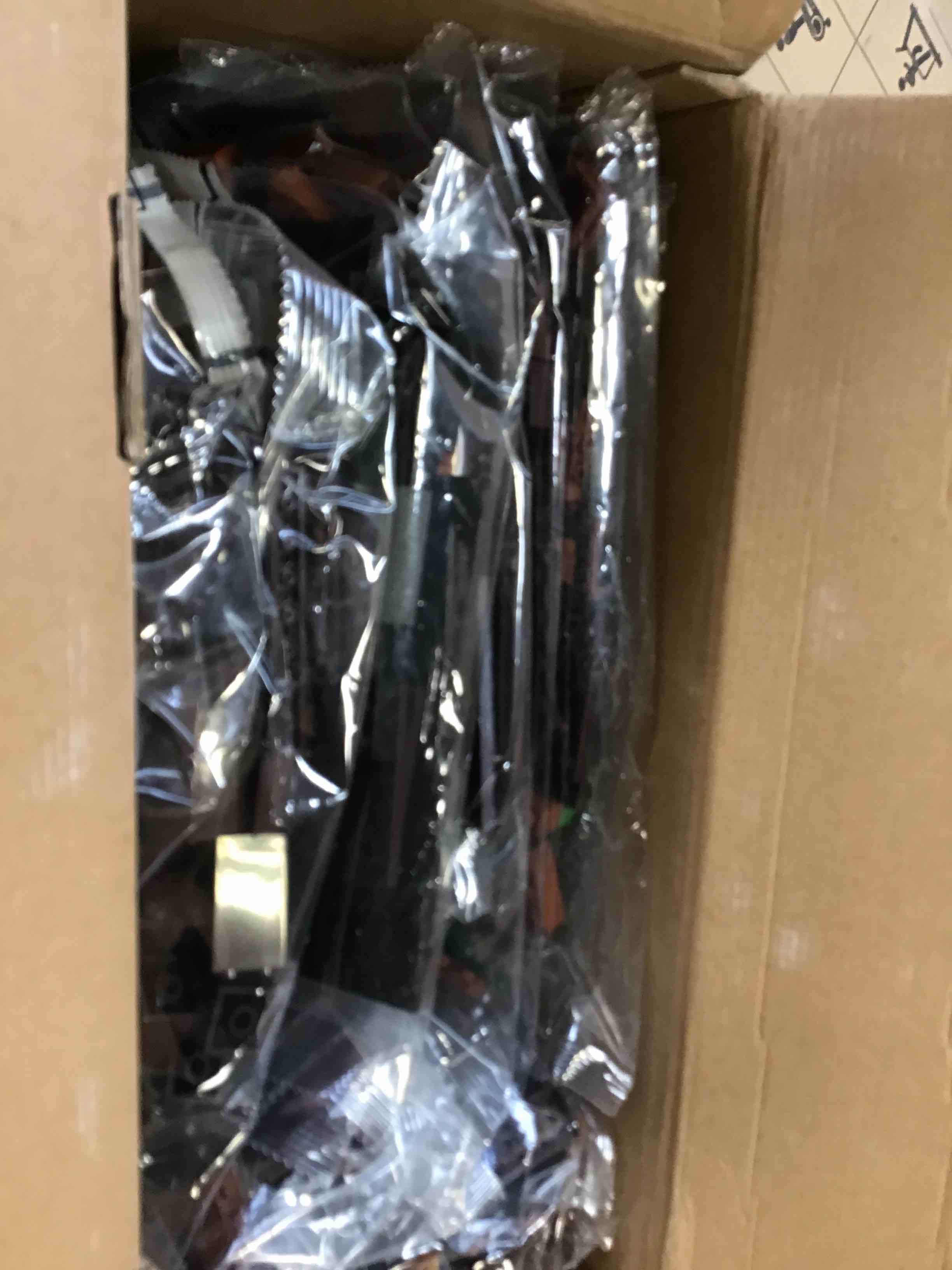 https://s3.amazonaws.com/lotting-images-prod/bidfta/GRN6780416_1722352220235.jpeg