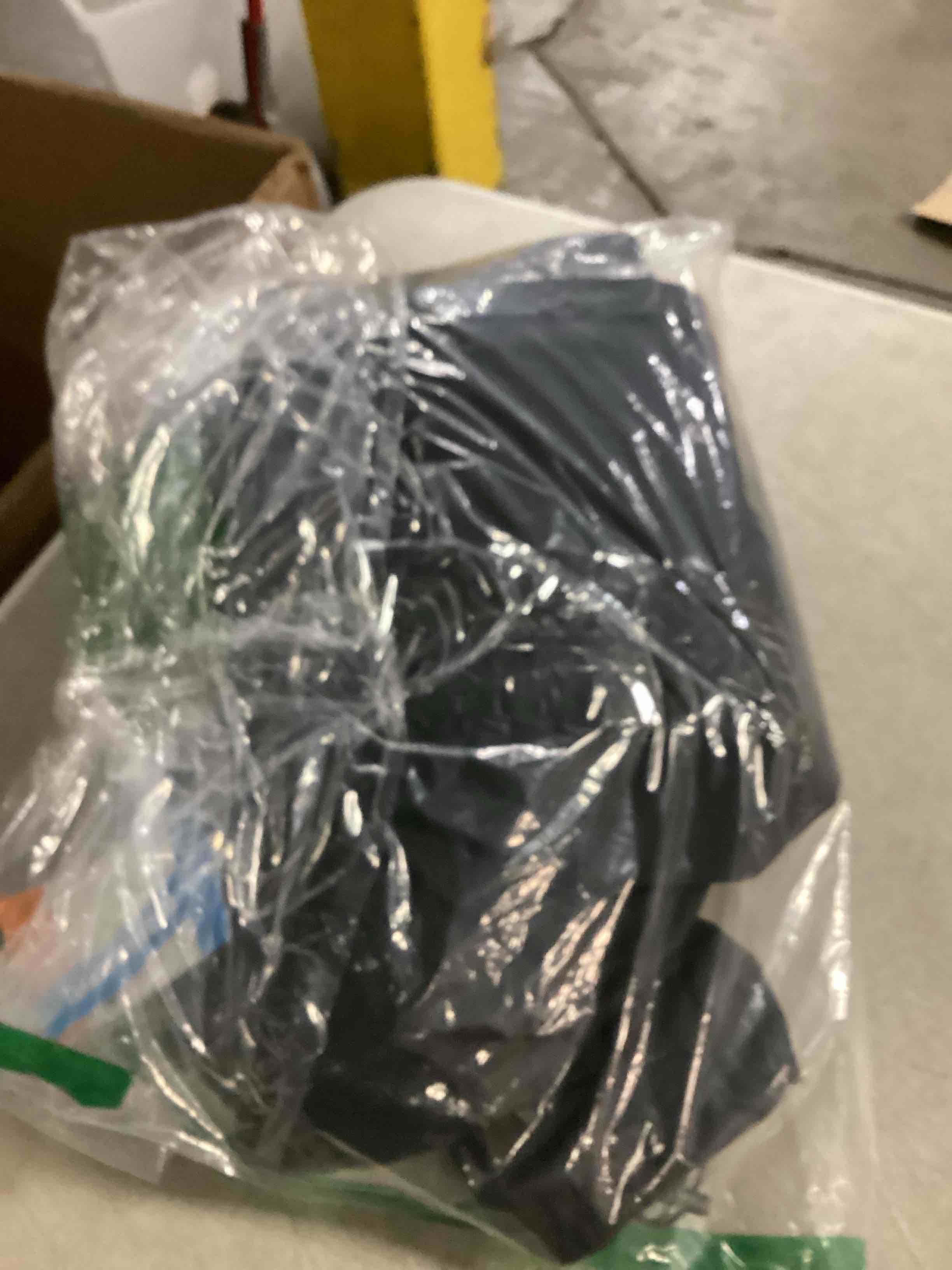 https://s3.amazonaws.com/lotting-images-prod/bidfta/GRN6788205_1737035994338.jpeg