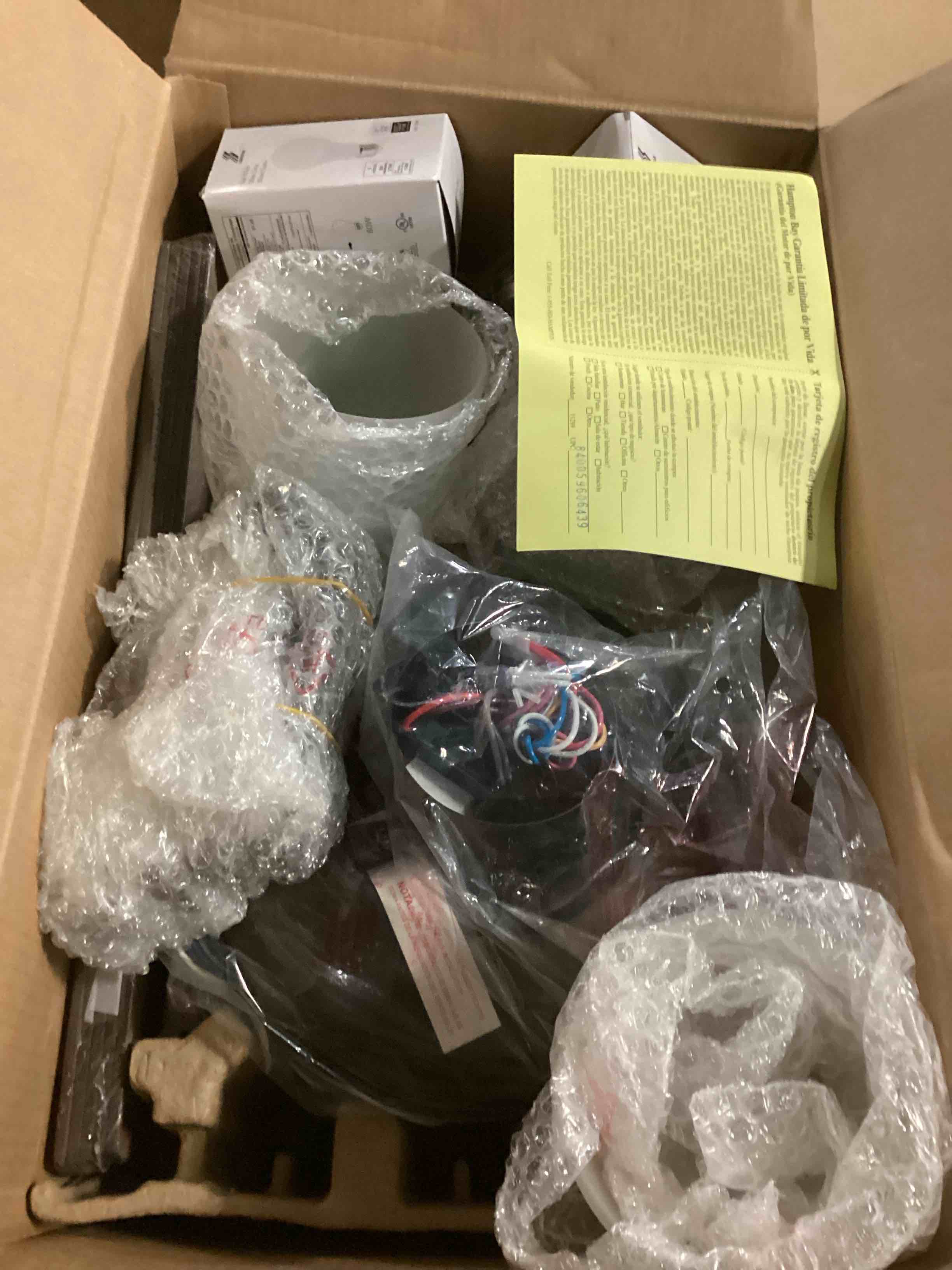 https://s3.amazonaws.com/lotting-images-prod/bidfta/GRN6788247_1737044982541.jpeg
