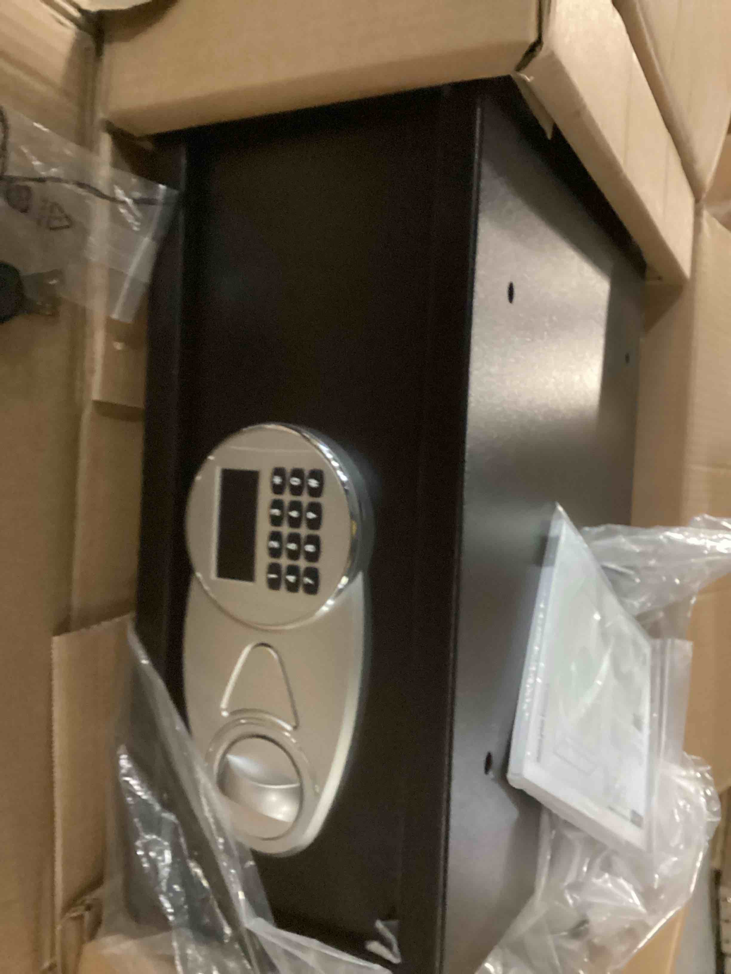 https://s3.amazonaws.com/lotting-images-prod/bidfta/GRN6788558_1737388629400.jpeg