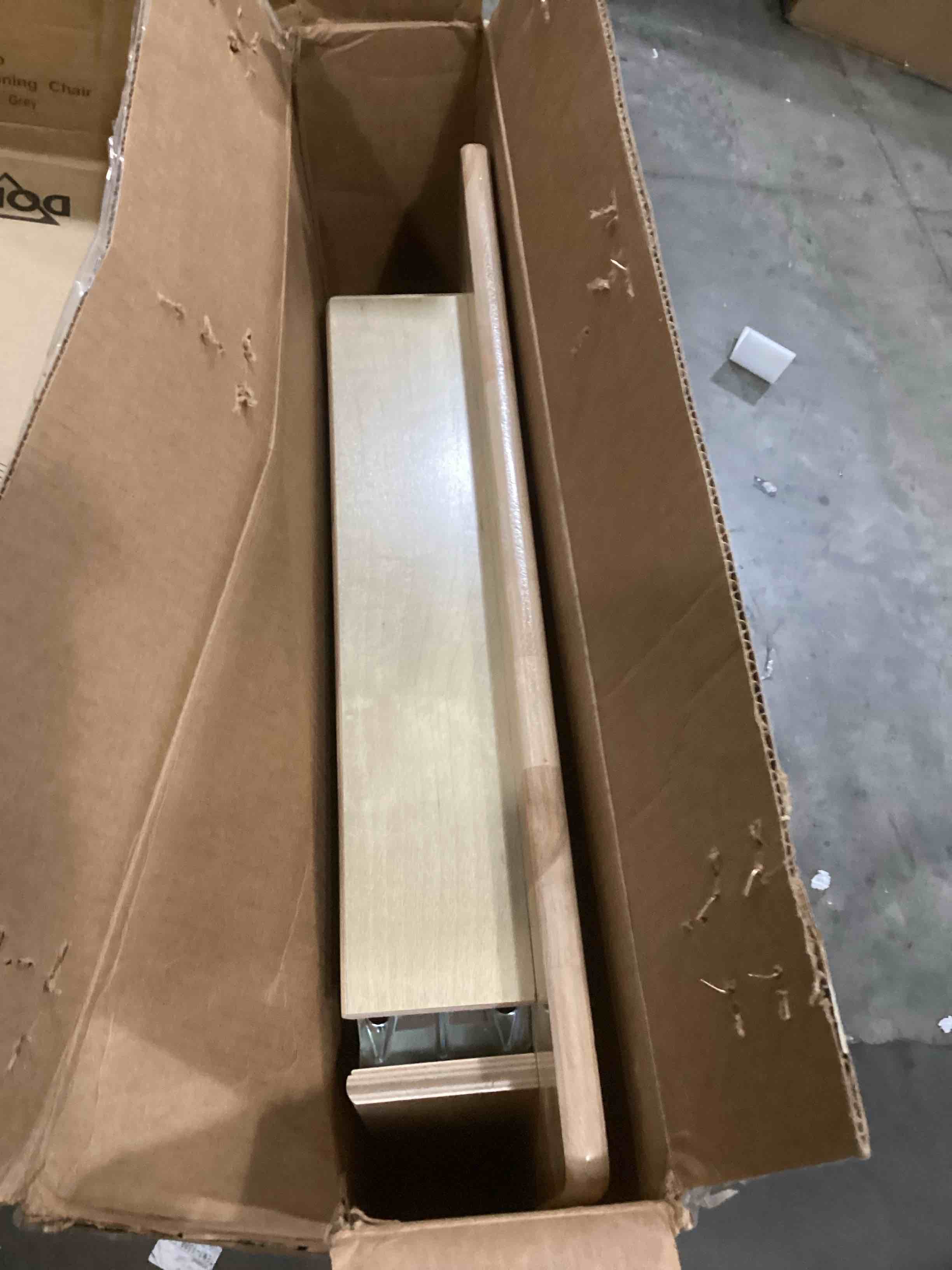 https://s3.amazonaws.com/lotting-images-prod/bidfta/GRN6791054_1737467172478.jpeg