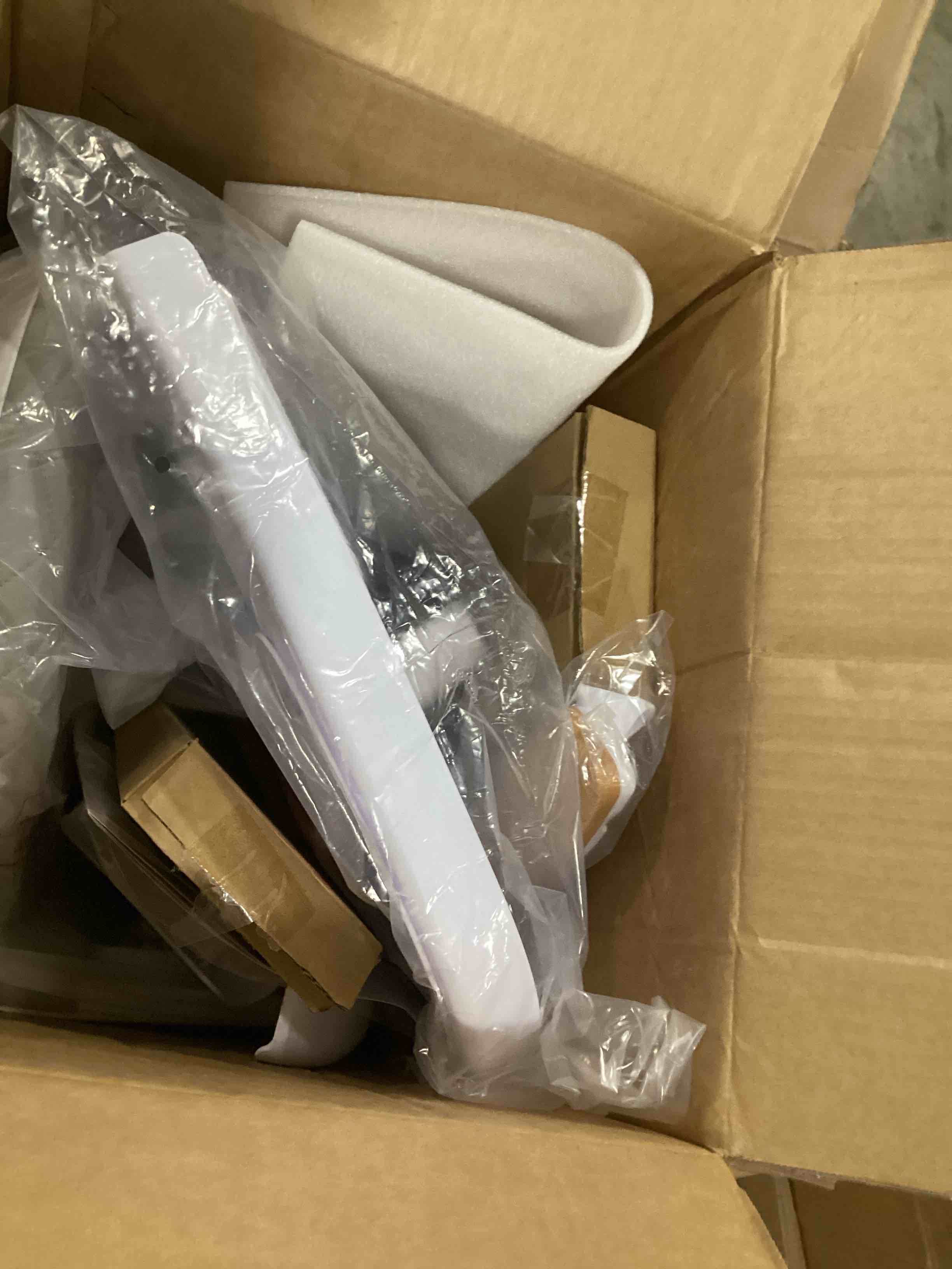 https://s3.amazonaws.com/lotting-images-prod/bidfta/GRN6791235_1737556594841.jpeg