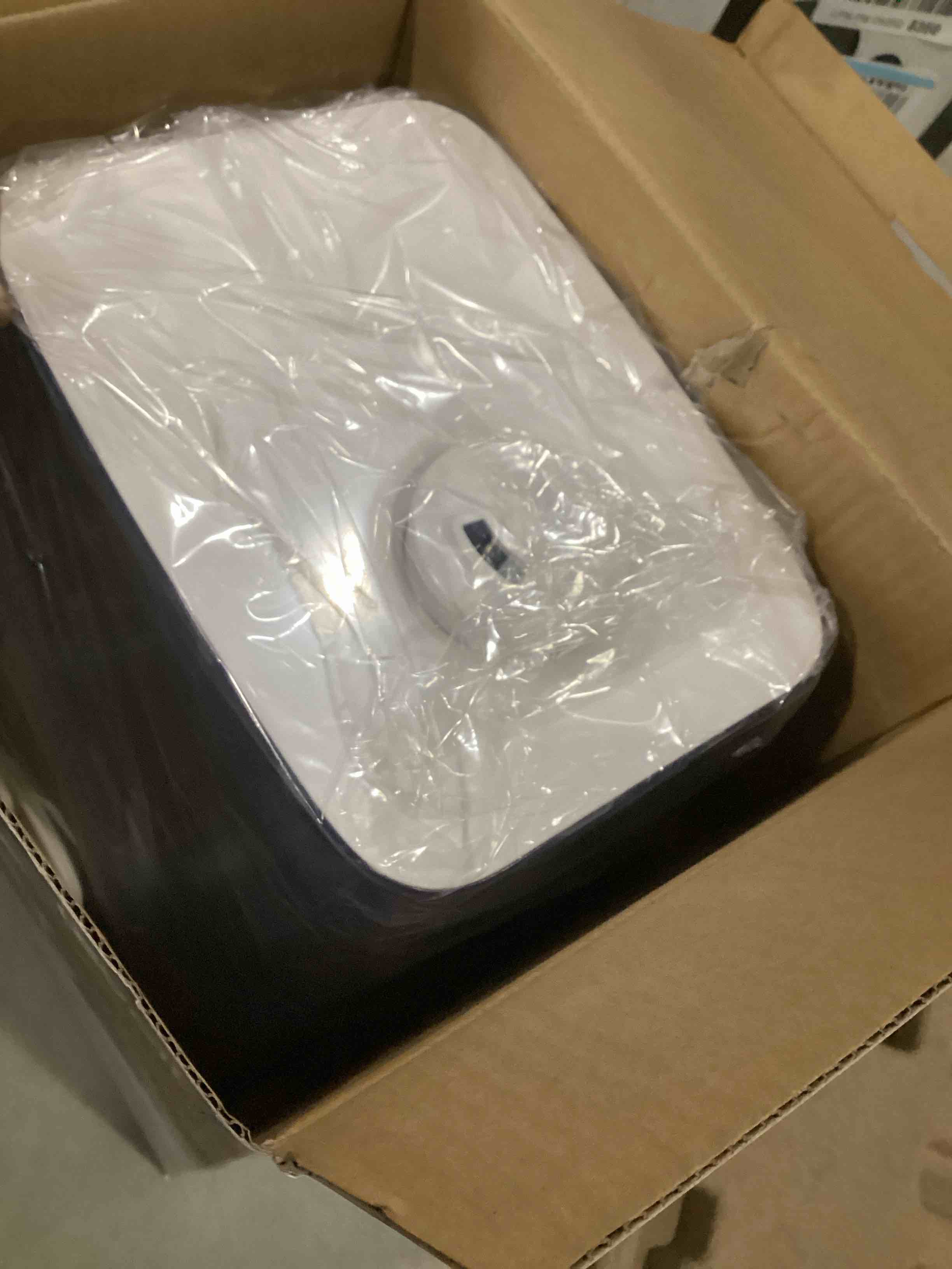 https://s3.amazonaws.com/lotting-images-prod/bidfta/GRN6791326_1737574767679.jpeg