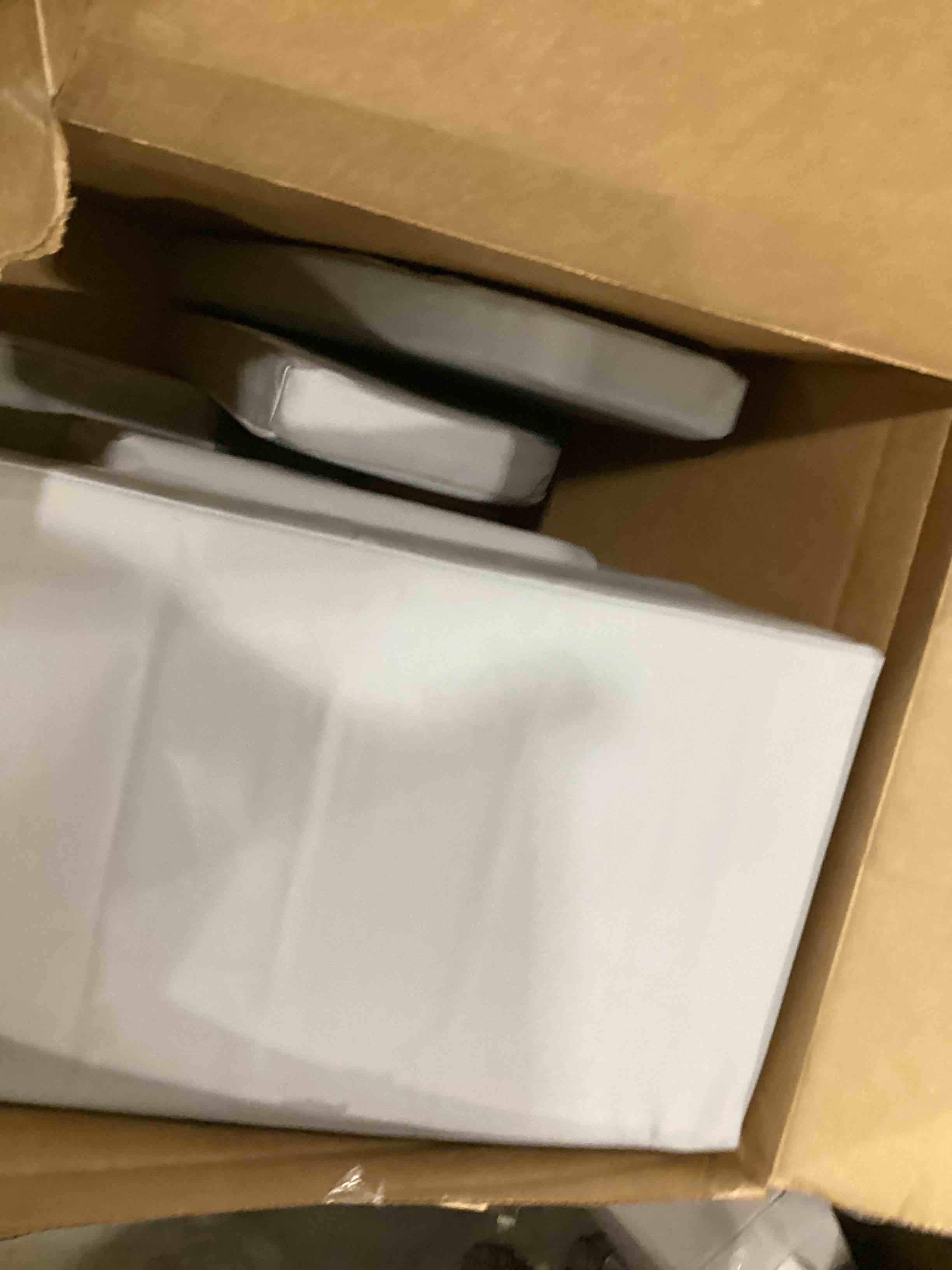 https://s3.amazonaws.com/lotting-images-prod/bidfta/GRN6791431_1737661572512.jpeg