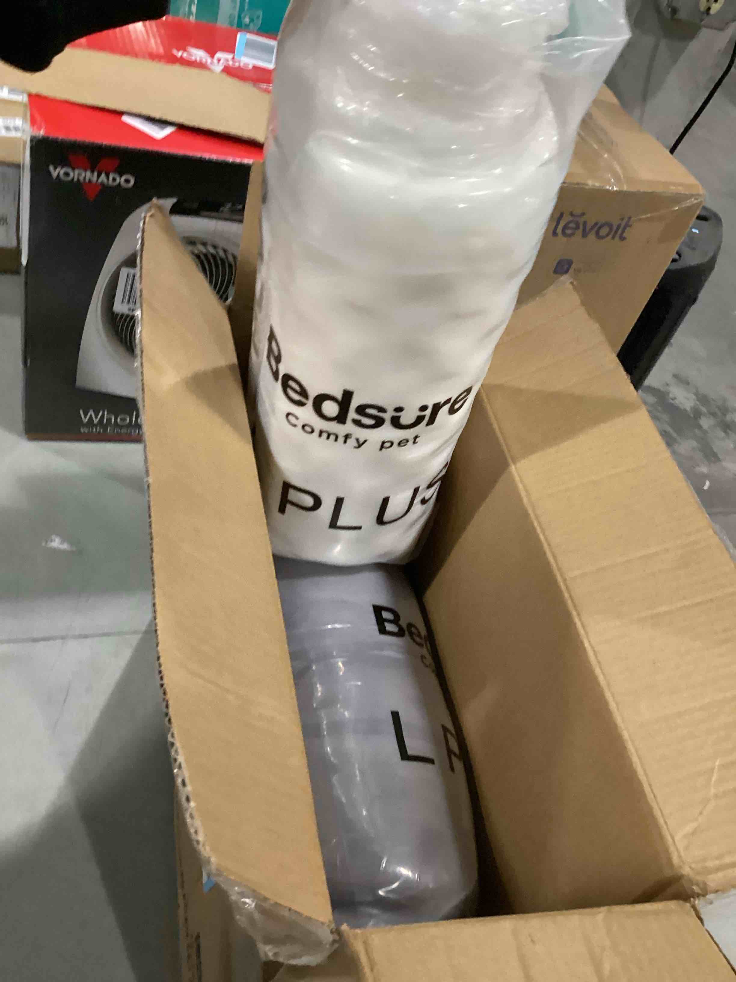 https://s3.amazonaws.com/lotting-images-prod/bidfta/GRN6791712_1738082426359.jpeg