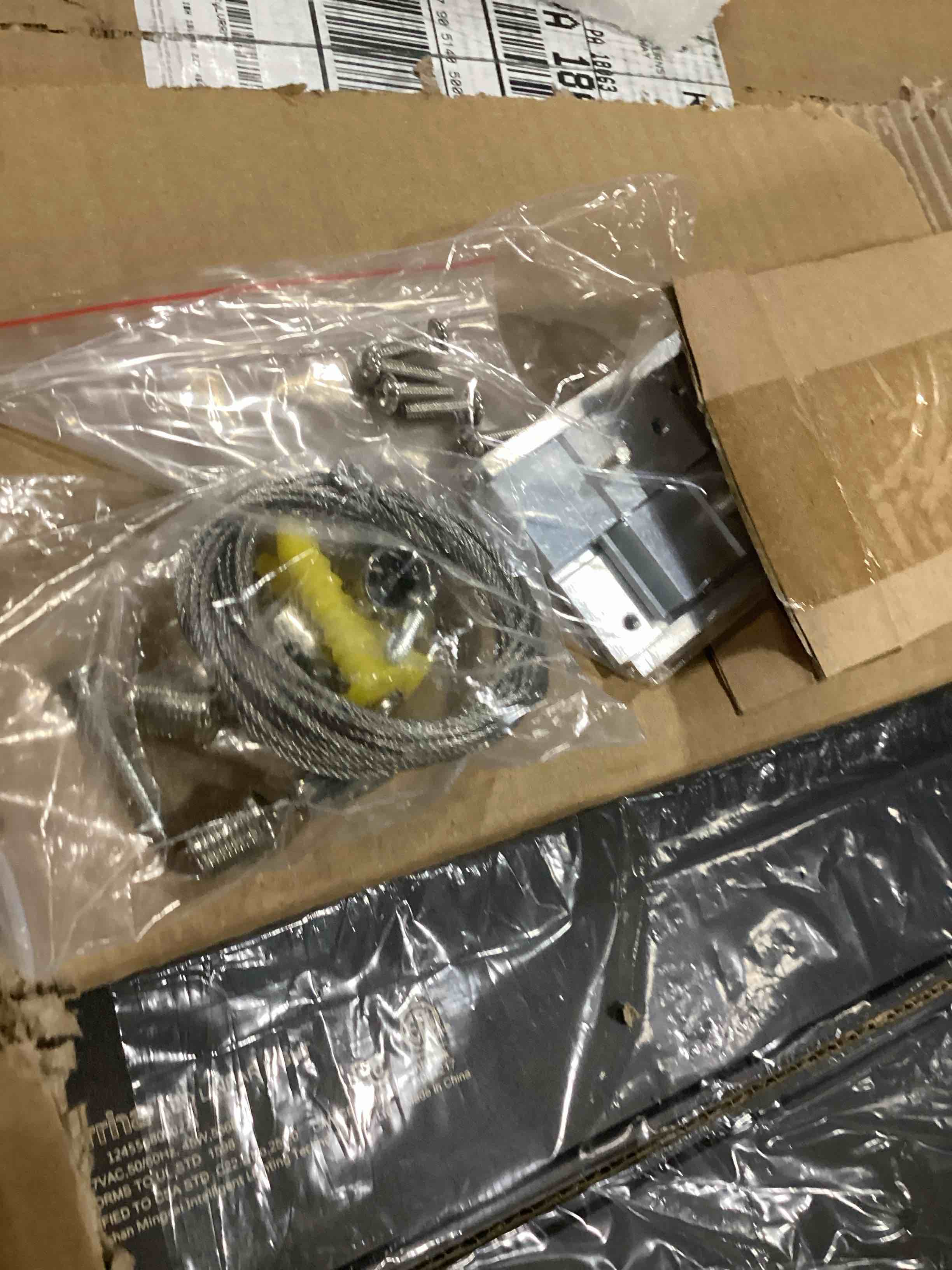 https://s3.amazonaws.com/lotting-images-prod/bidfta/GRN6791778_1738152846407.jpeg