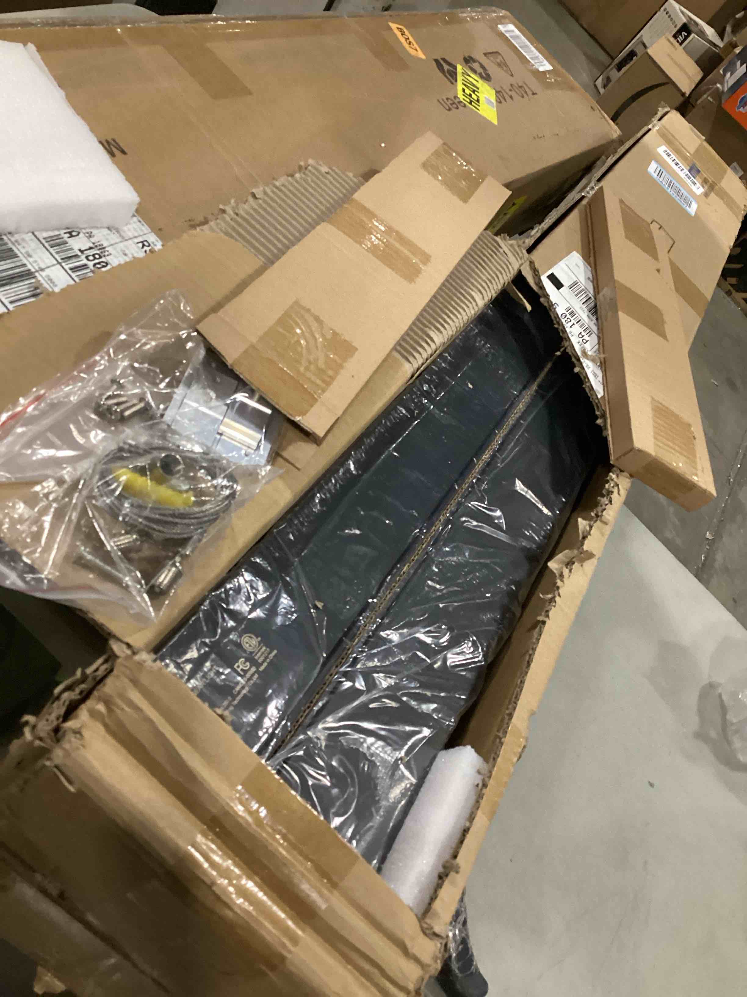 https://s3.amazonaws.com/lotting-images-prod/bidfta/GRN6791778_1738152850203.jpeg