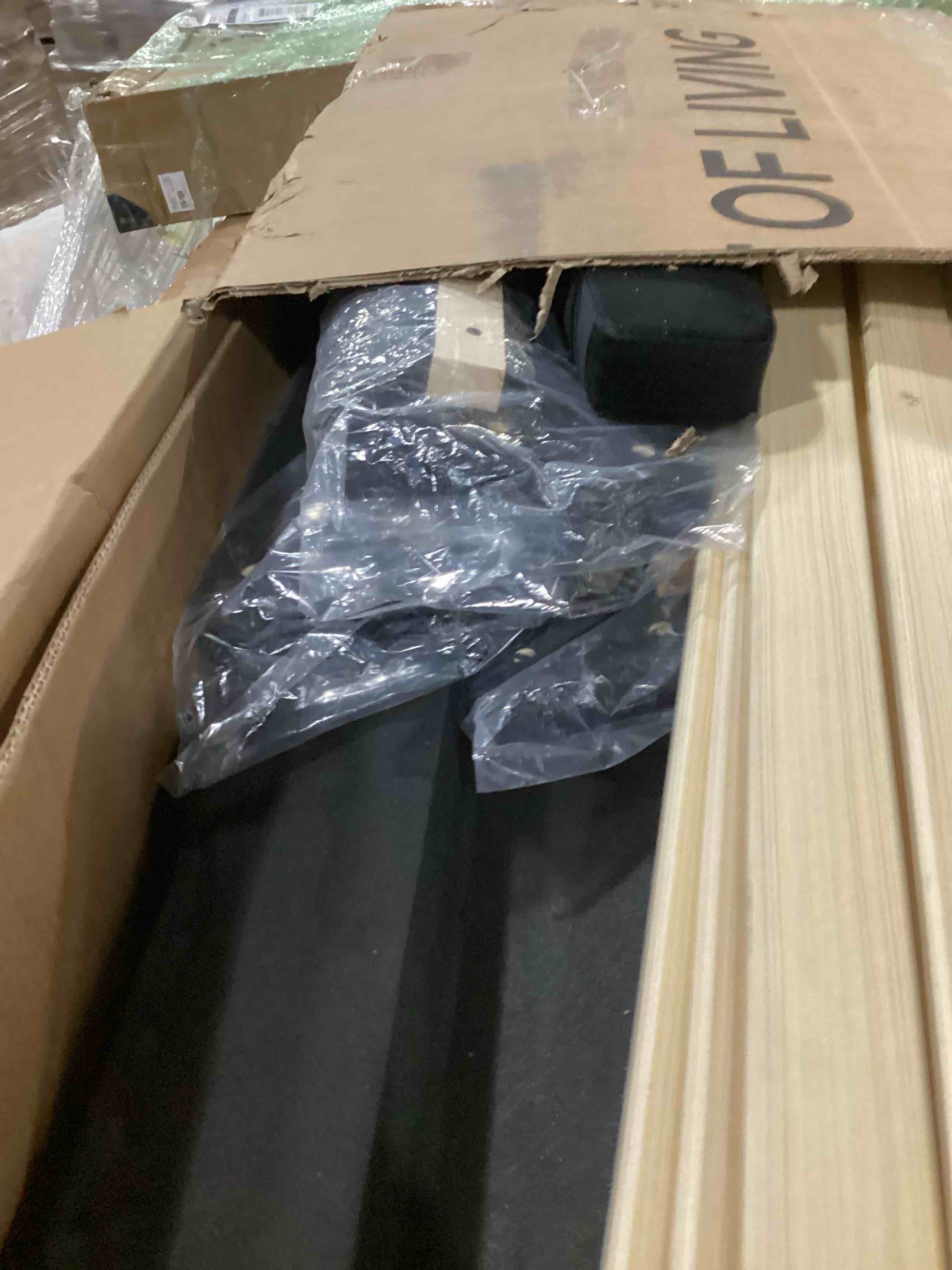 https://s3.amazonaws.com/lotting-images-prod/bidfta/GRN6793043_1737661459711.jpeg