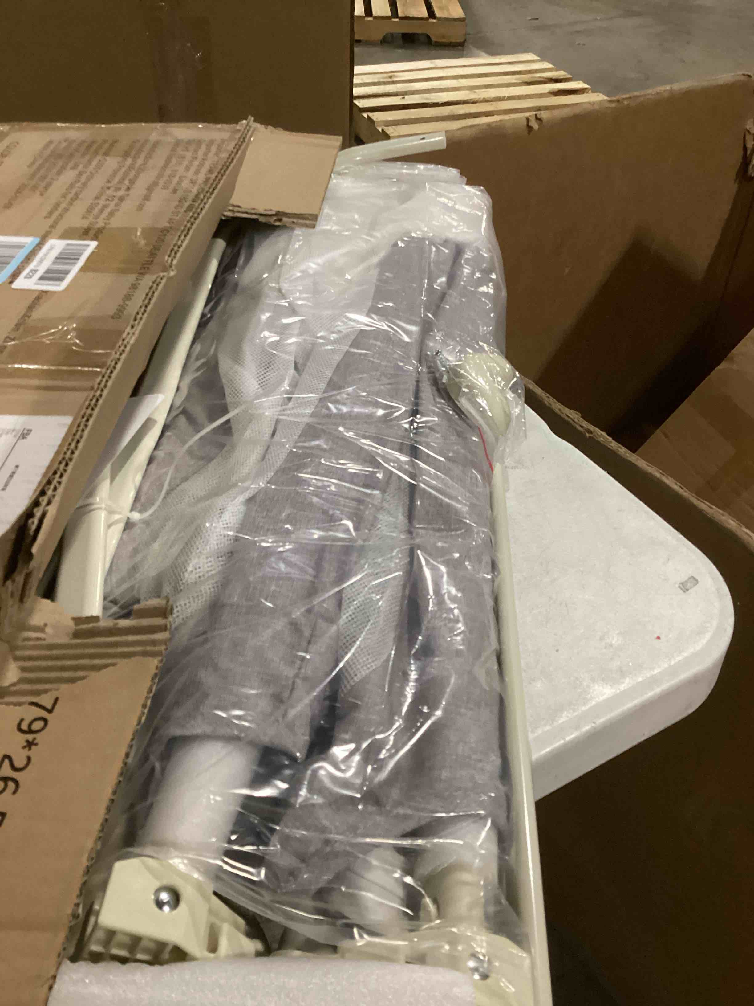 https://s3.amazonaws.com/lotting-images-prod/bidfta/GRN6793224_1737988237162.jpeg