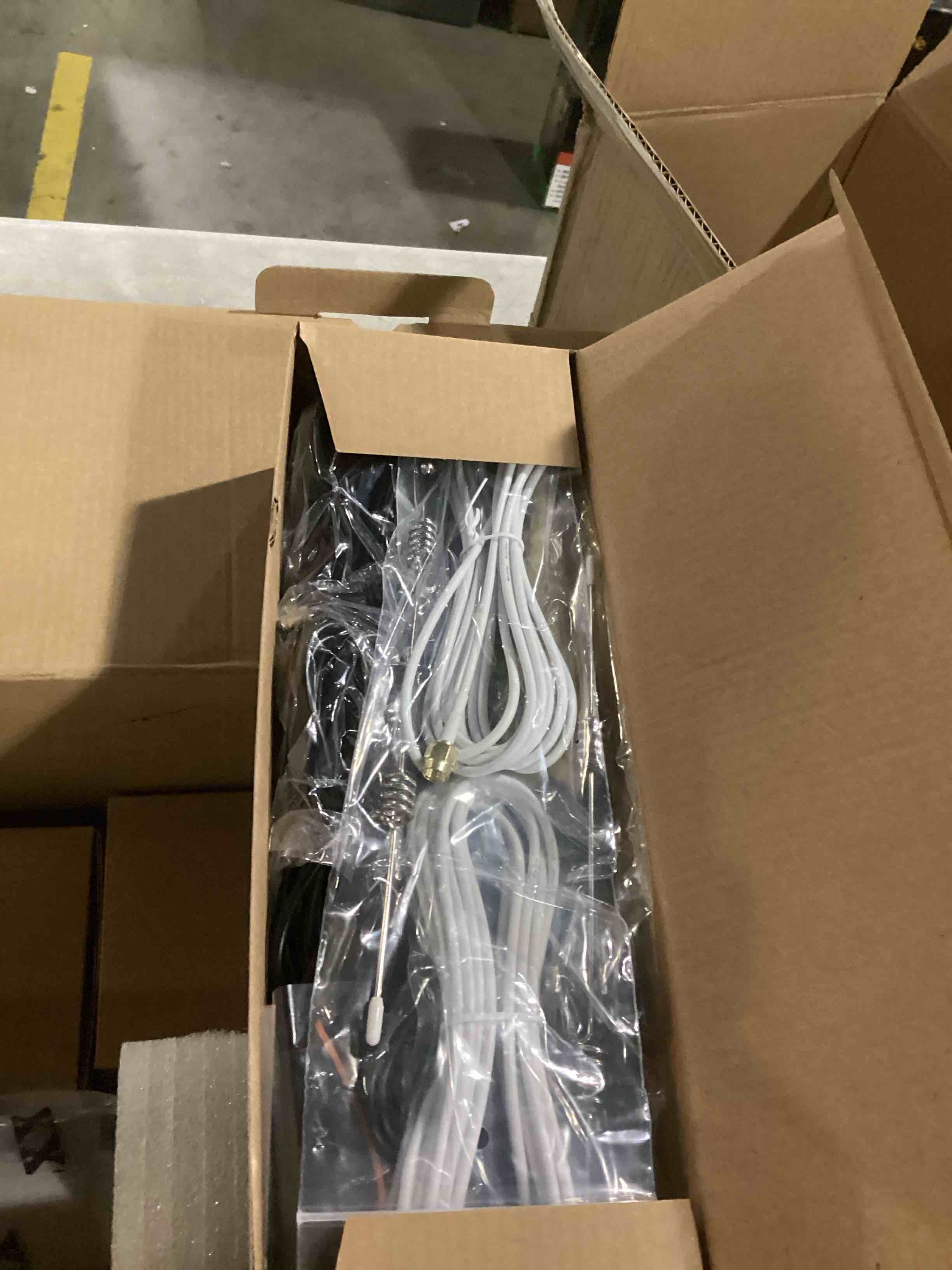 https://s3.amazonaws.com/lotting-images-prod/bidfta/GRN6793285_1738001281212.jpeg
