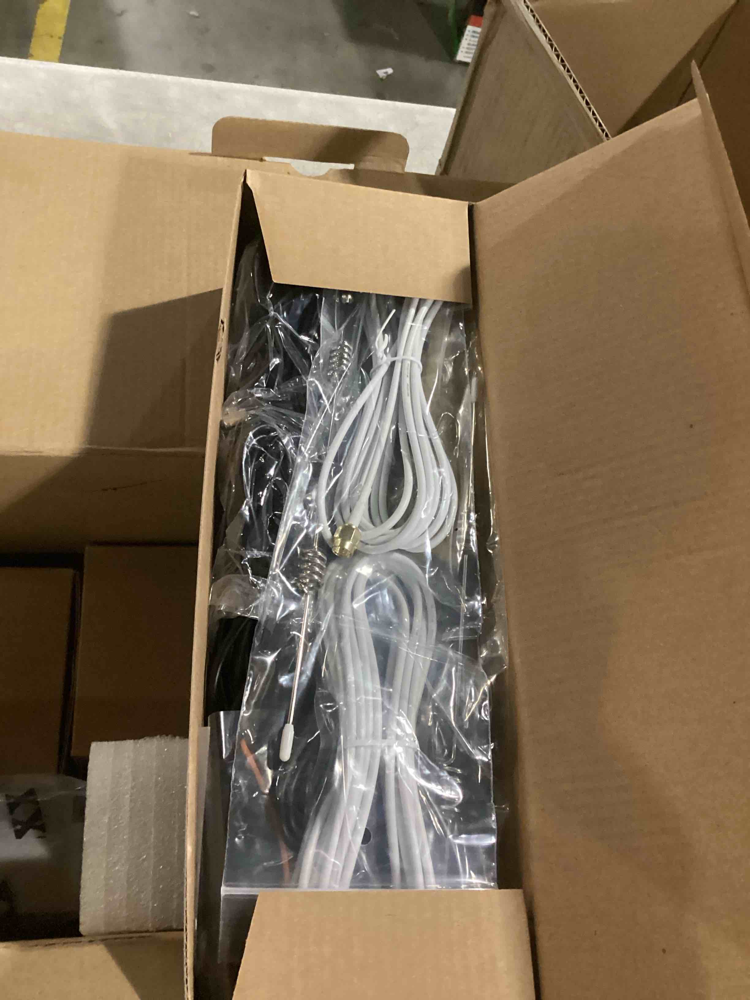 https://s3.amazonaws.com/lotting-images-prod/bidfta/GRN6793285_1738001282457.jpeg