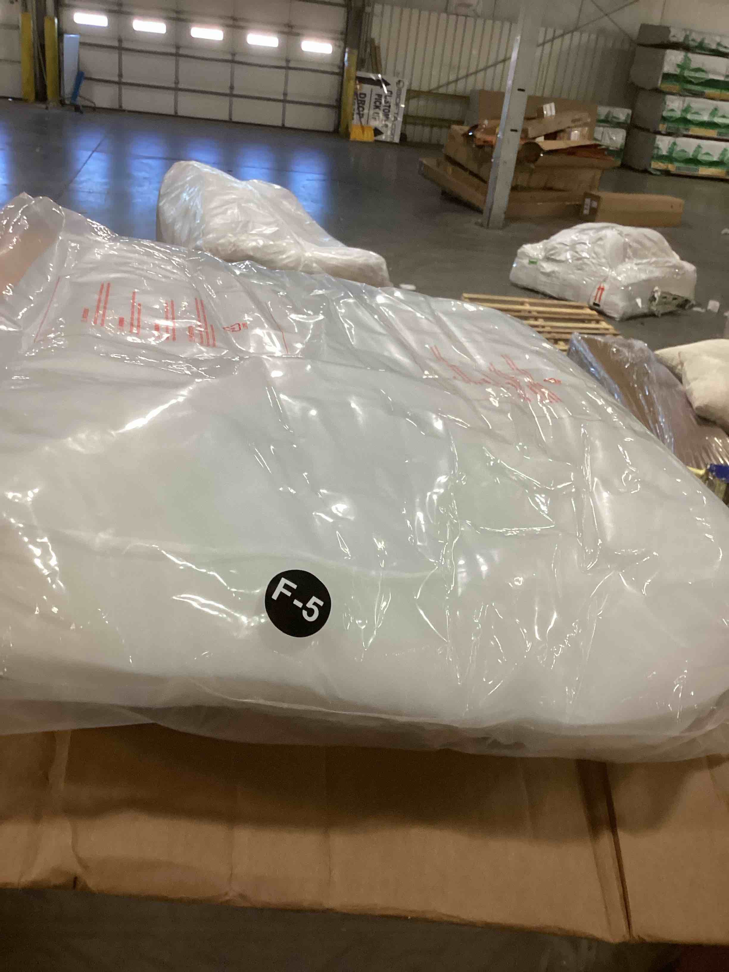 https://s3.amazonaws.com/lotting-images-prod/bidfta/GRN6793373_1738166758110.jpeg