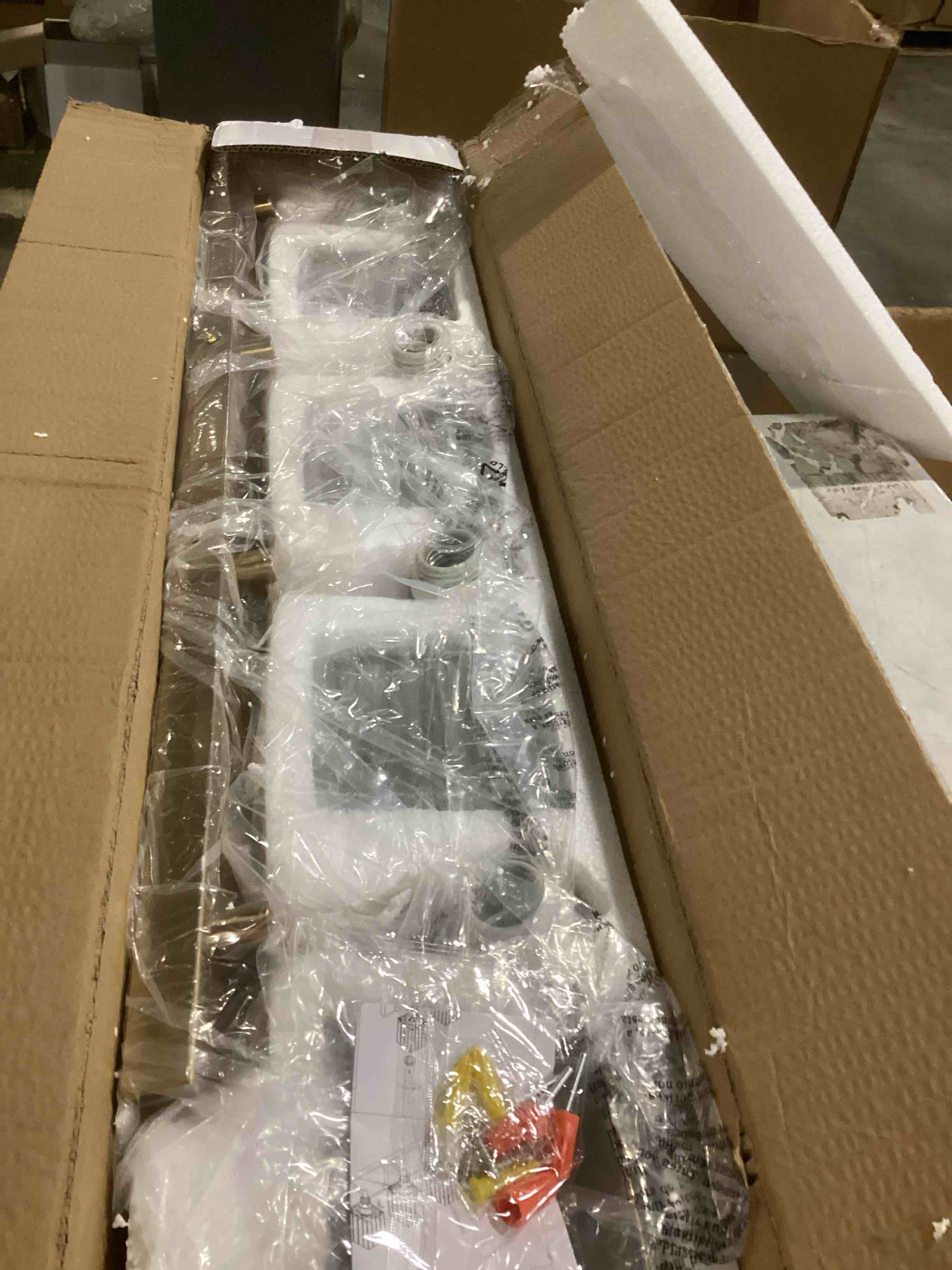 https://s3.amazonaws.com/lotting-images-prod/bidfta/GRN6793477_1738252296204.jpeg