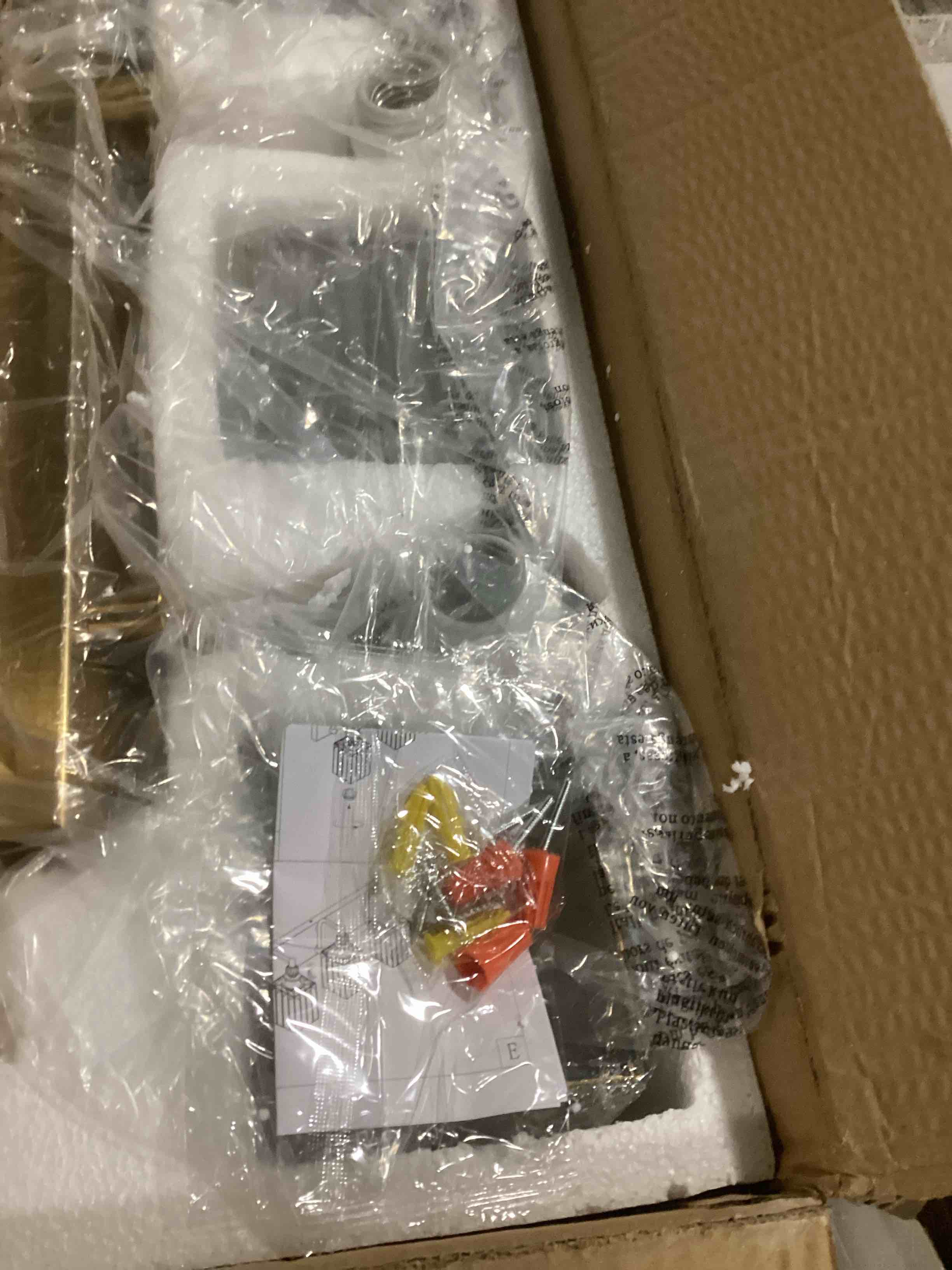 https://s3.amazonaws.com/lotting-images-prod/bidfta/GRN6793477_1738252303996.jpeg