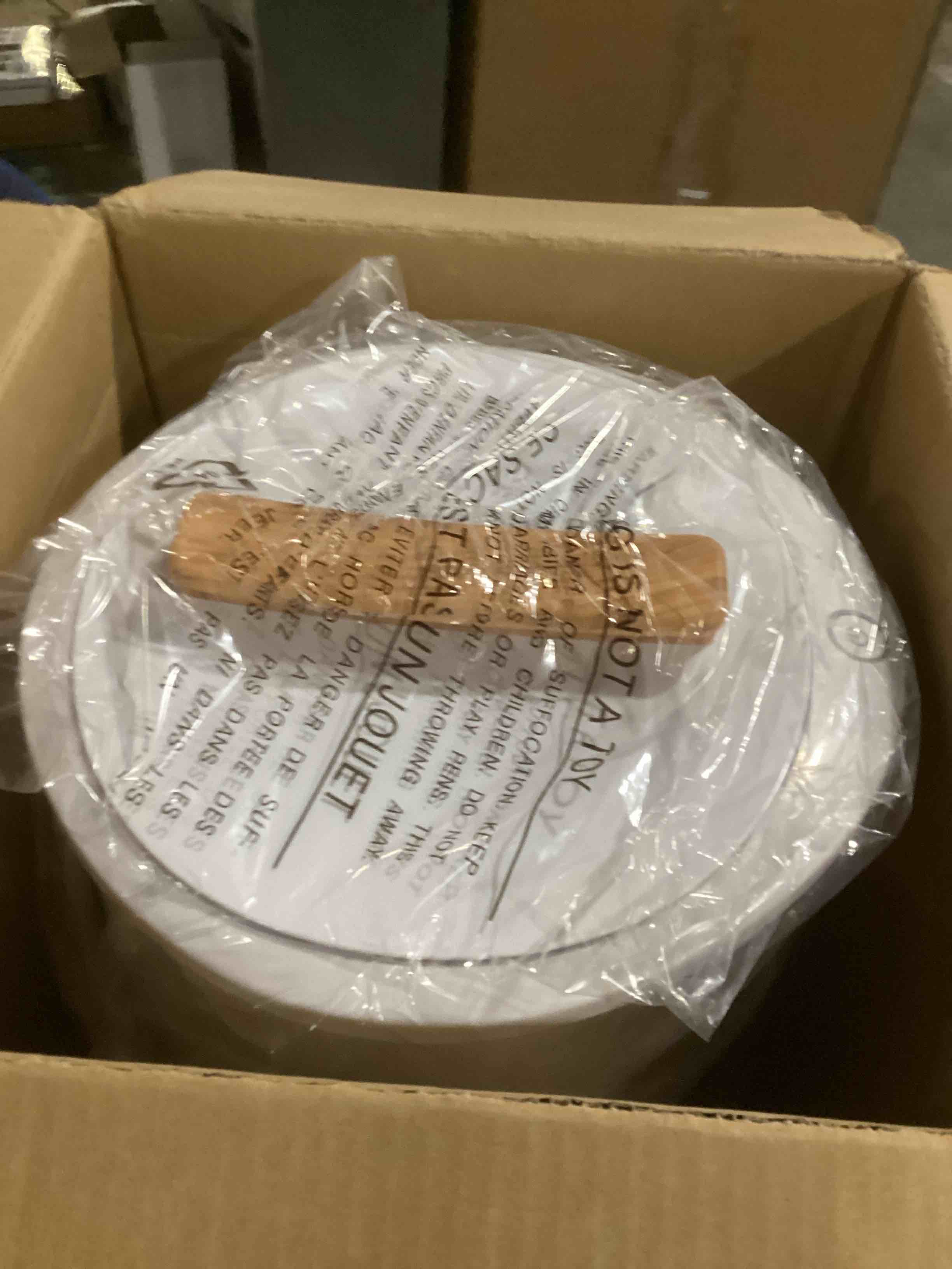 https://s3.amazonaws.com/lotting-images-prod/bidfta/GRN6793560_1738329929055.jpeg