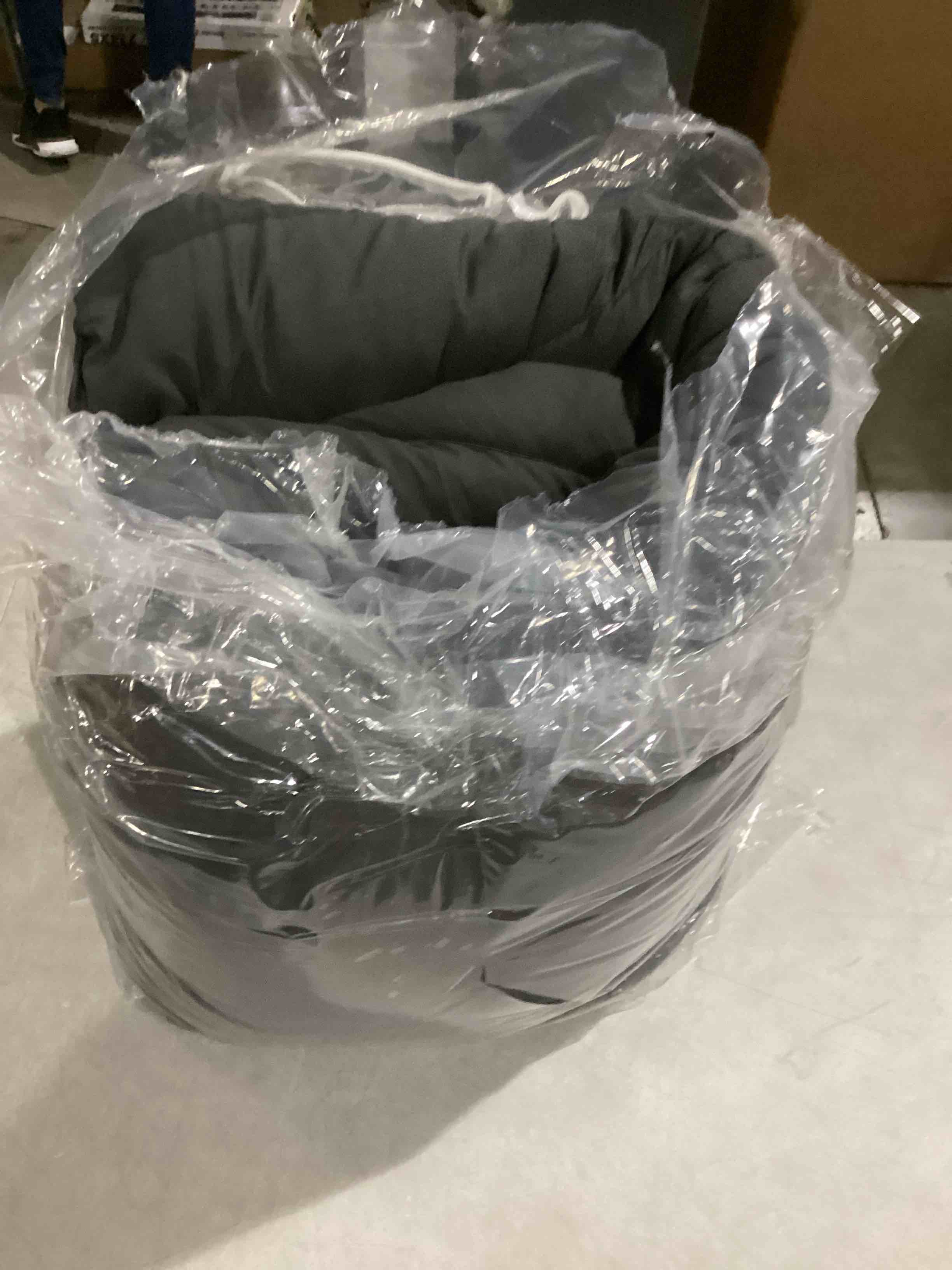https://s3.amazonaws.com/lotting-images-prod/bidfta/GRN6793618_1738341605981.jpeg