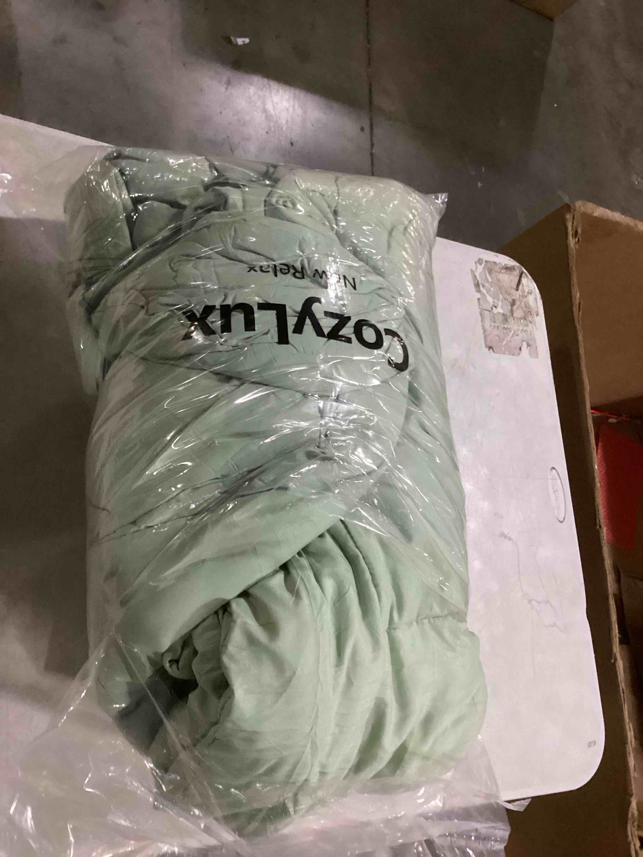 https://s3.amazonaws.com/lotting-images-prod/bidfta/GRN6793621_1738341896282.jpeg
