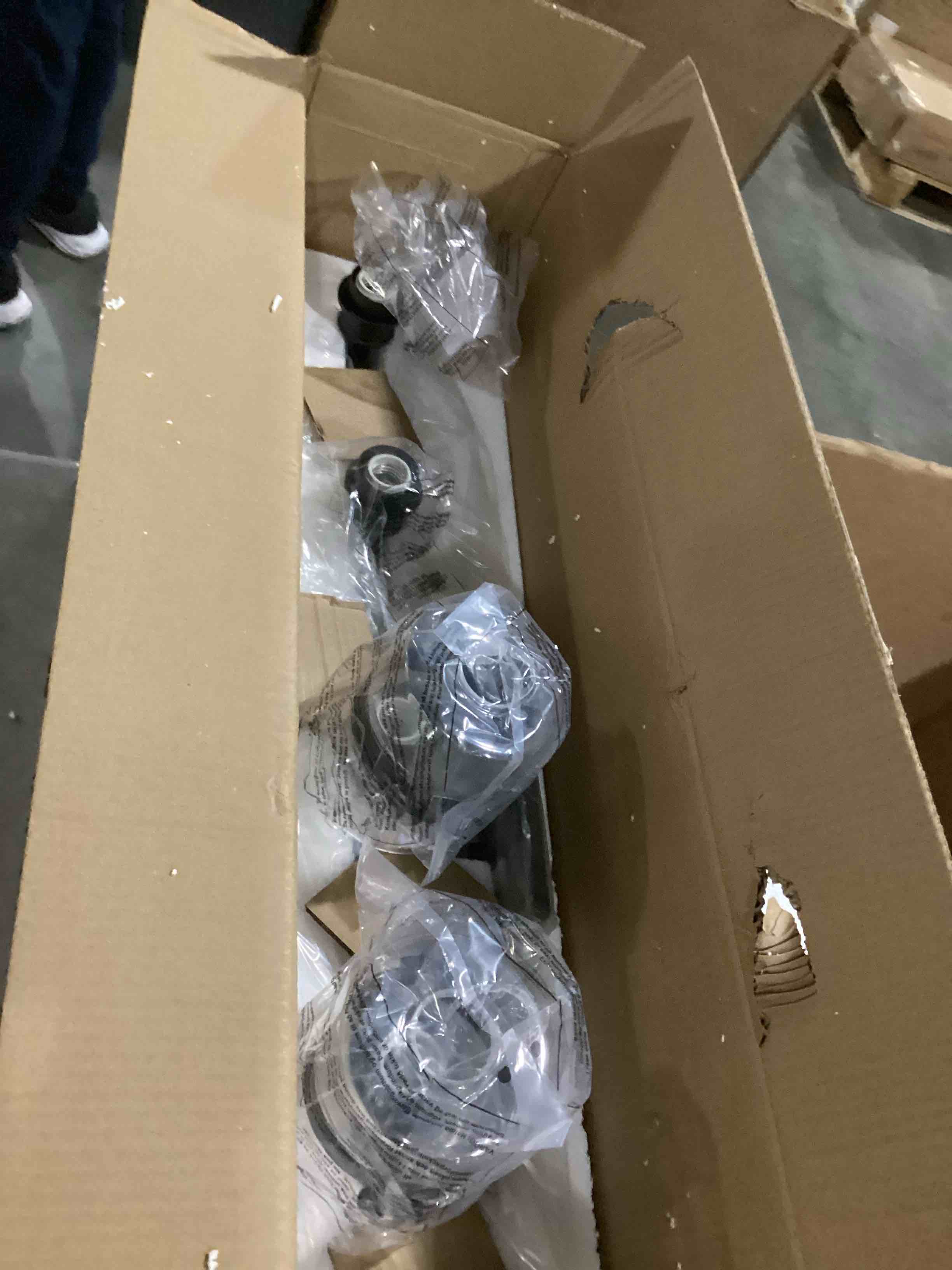 https://s3.amazonaws.com/lotting-images-prod/bidfta/GRN6793905_1738844956900.jpeg