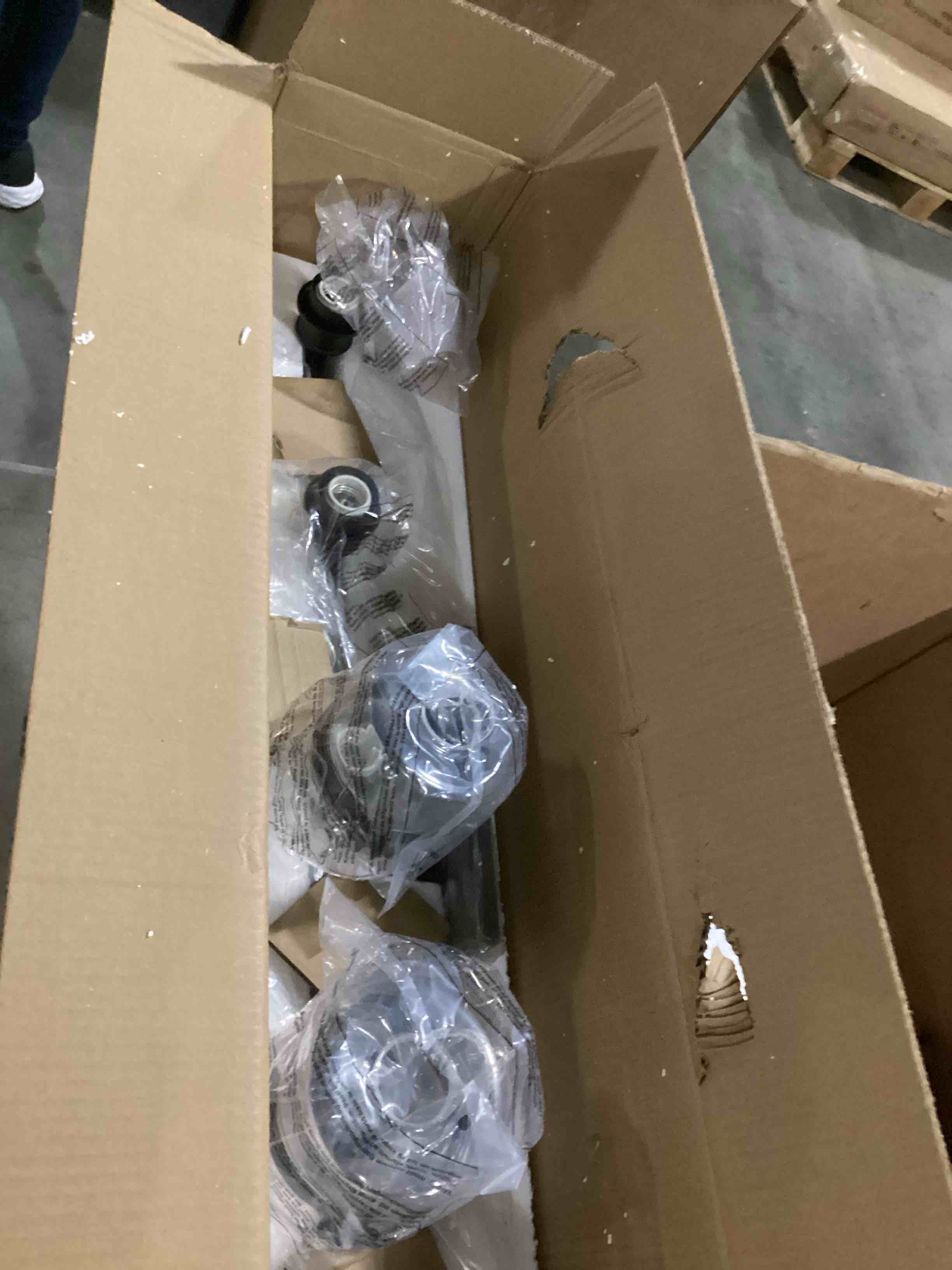 https://s3.amazonaws.com/lotting-images-prod/bidfta/GRN6793905_1738844958002.jpeg