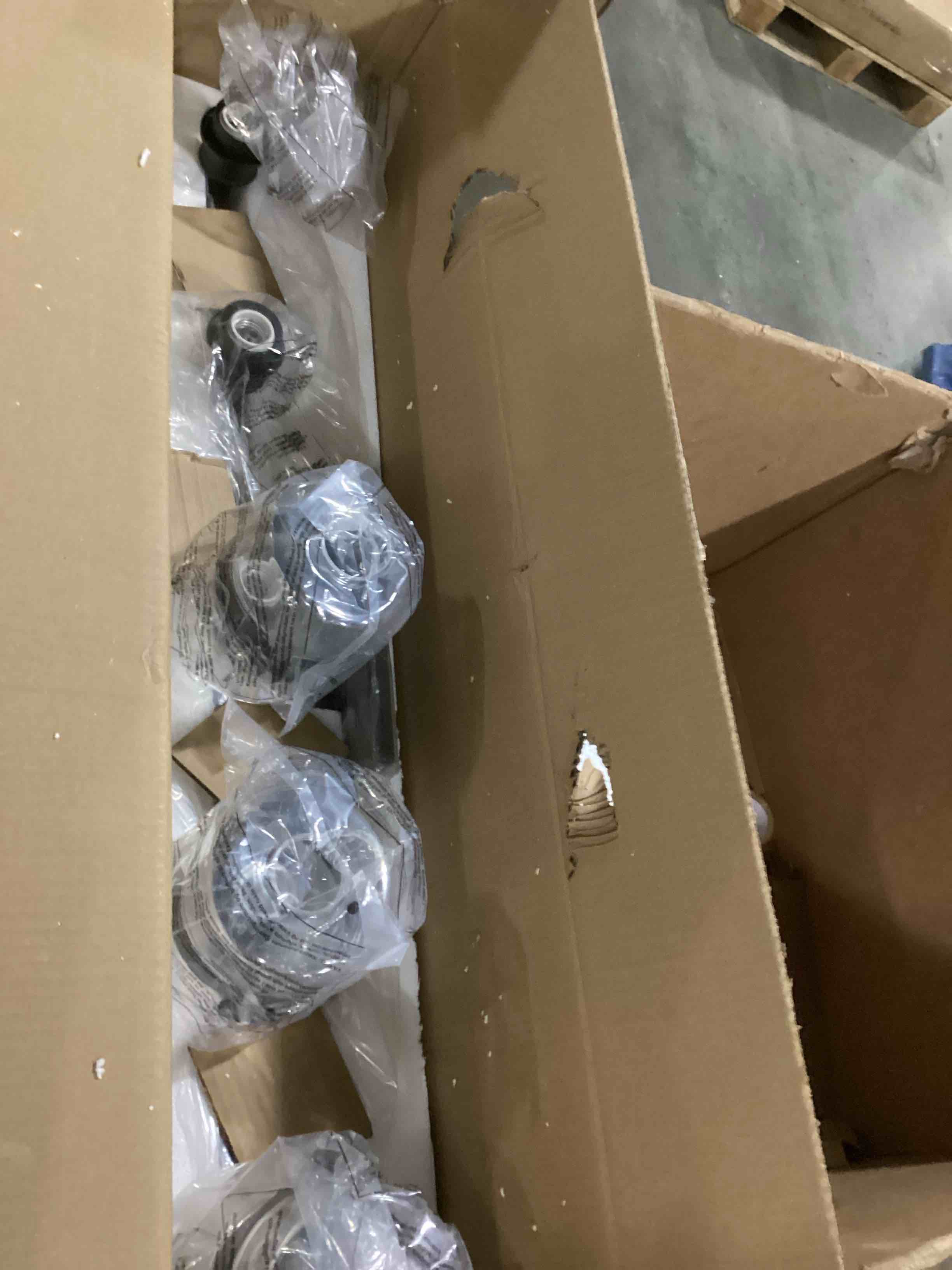 https://s3.amazonaws.com/lotting-images-prod/bidfta/GRN6793905_1738844961002.jpeg