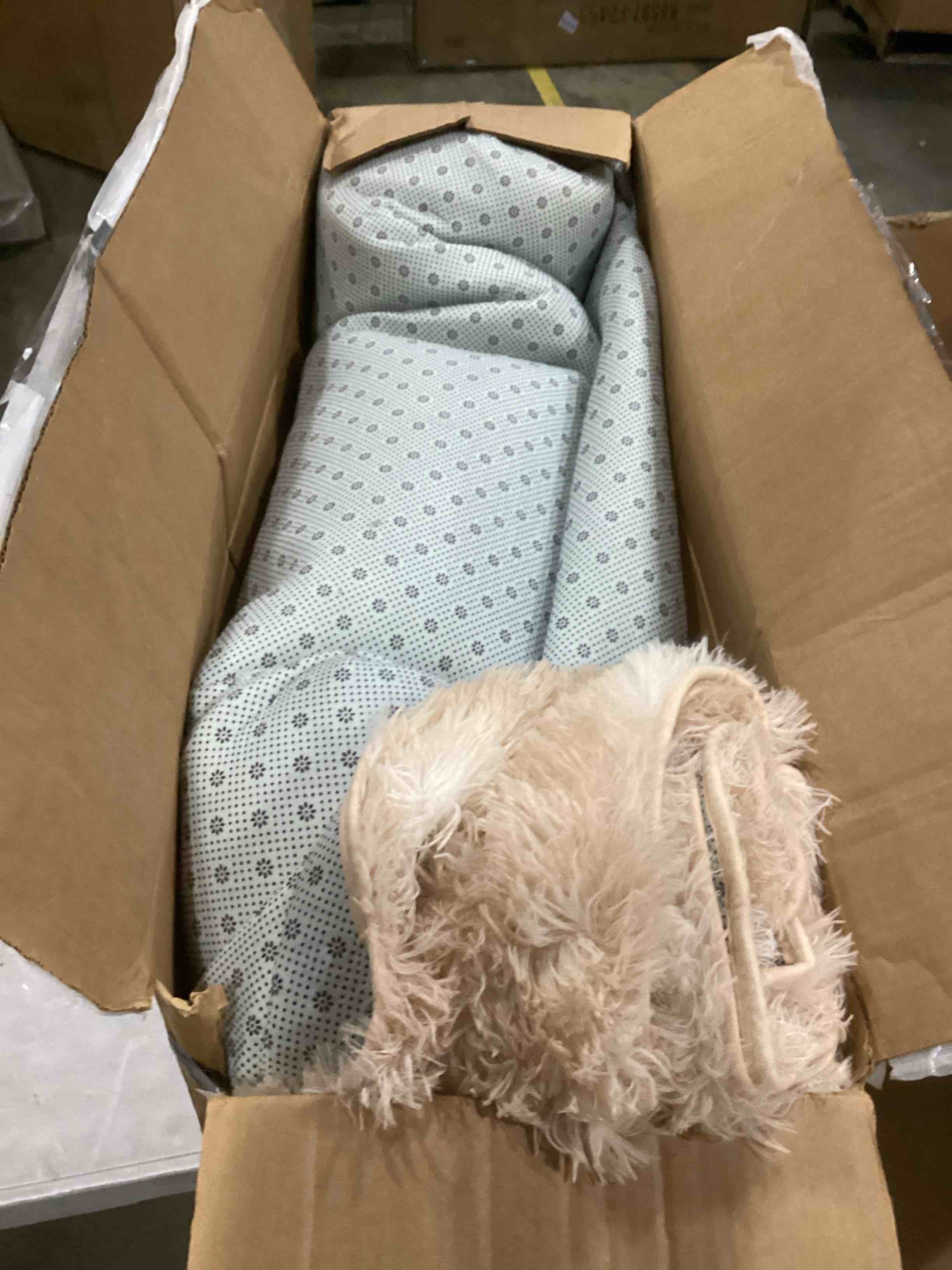 https://s3.amazonaws.com/lotting-images-prod/bidfta/GRN6794282_1738072844842.jpeg