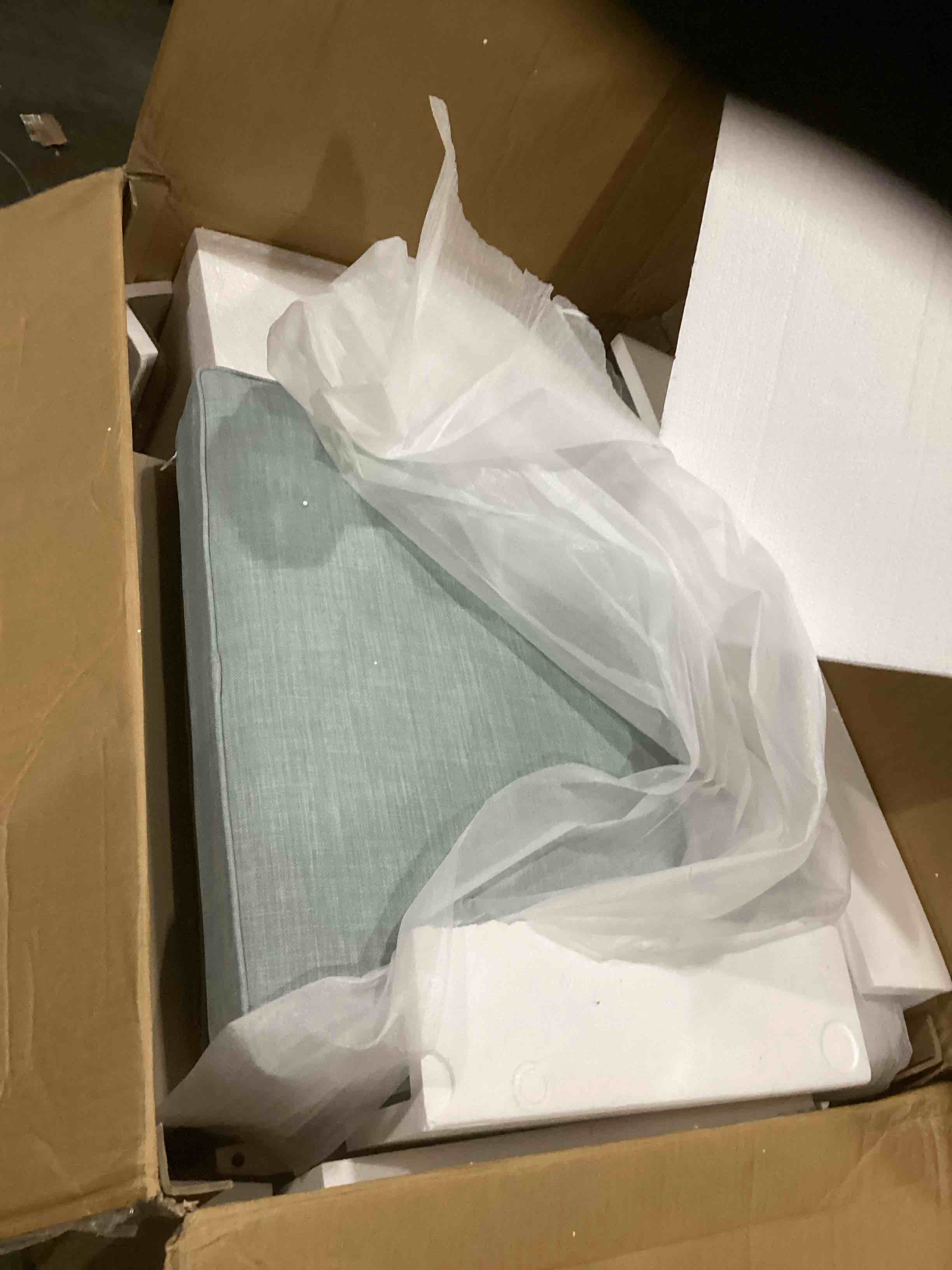 https://s3.amazonaws.com/lotting-images-prod/bidfta/GRN6794335_1738092940909.jpeg