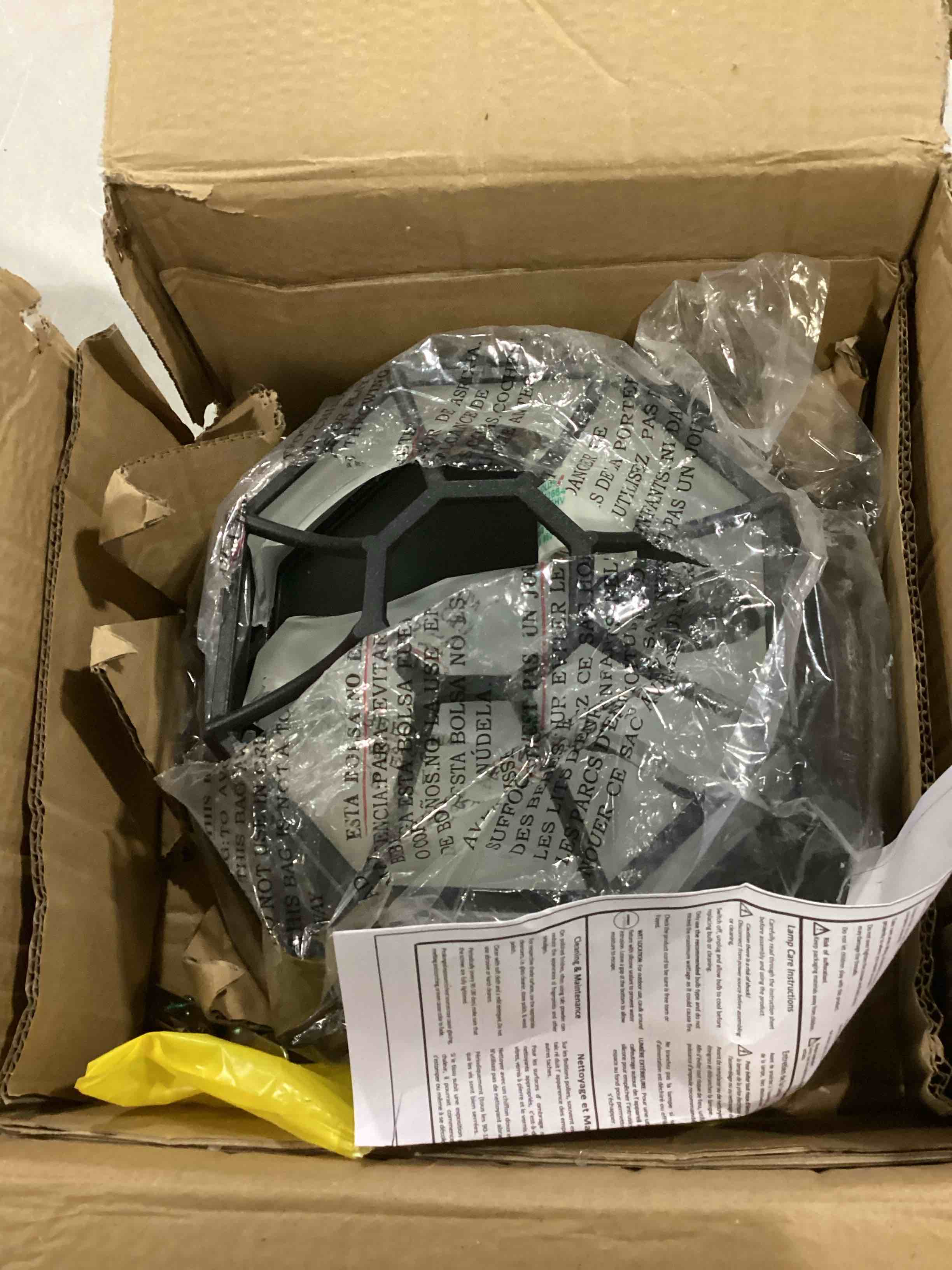 https://s3.amazonaws.com/lotting-images-prod/bidfta/GRN6795004_1738952323820.jpeg