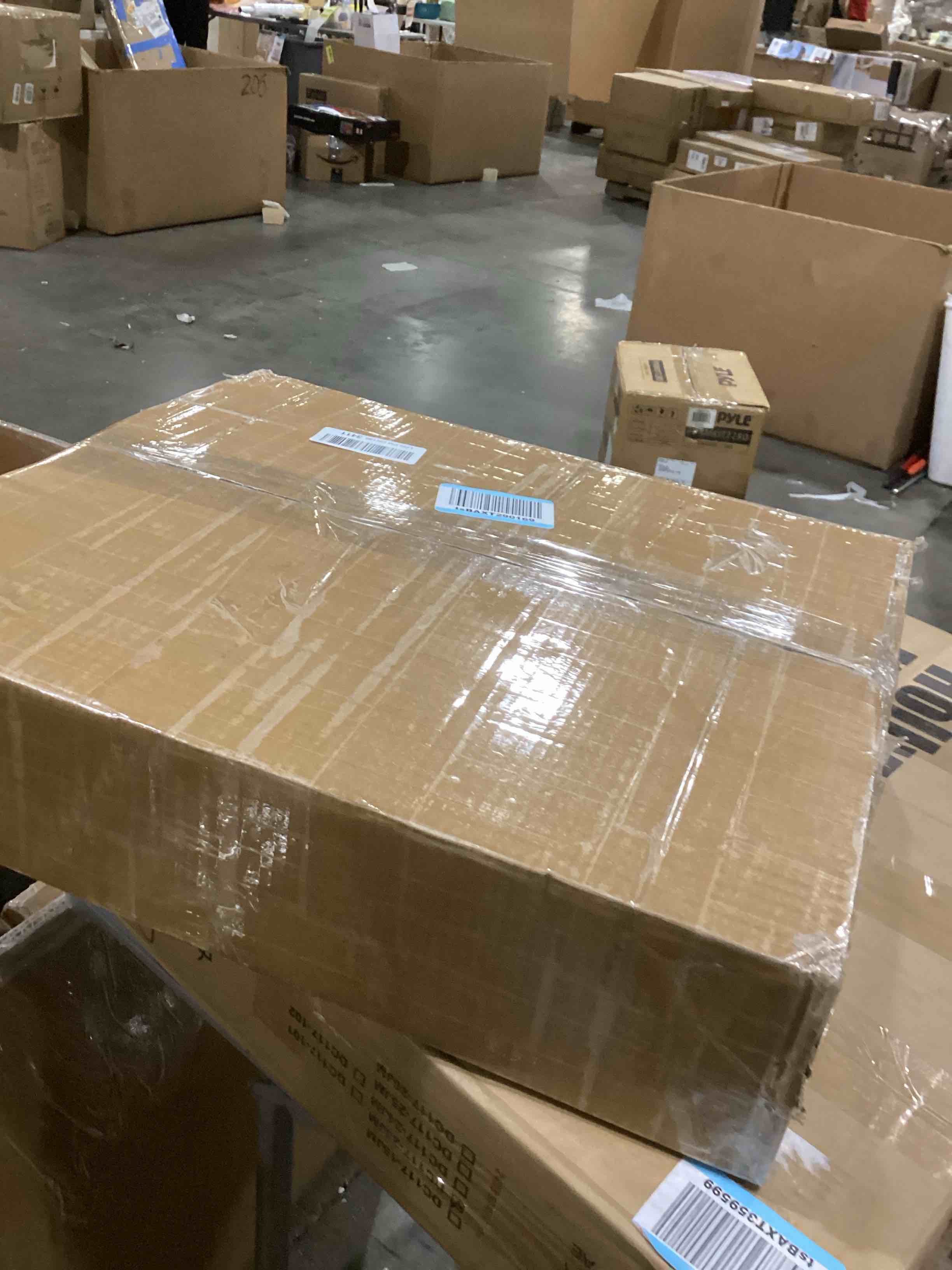 https://s3.amazonaws.com/lotting-images-prod/bidfta/GRN6796040_1737647416755.jpeg