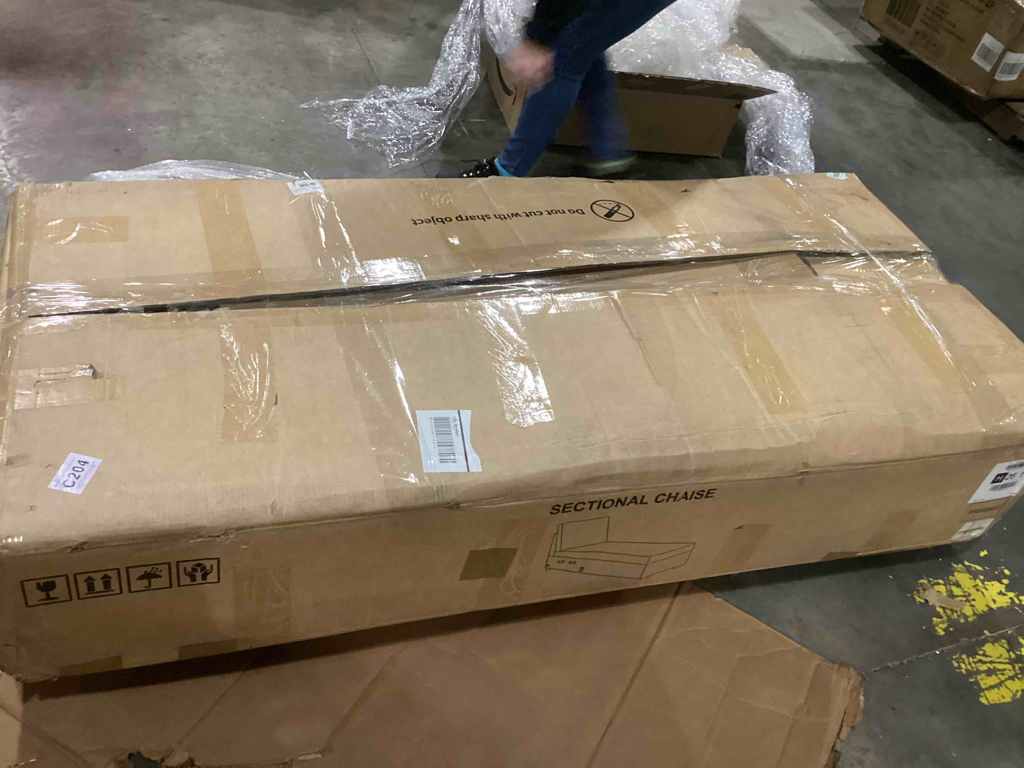 https://s3.amazonaws.com/lotting-images-prod/bidfta/GRN6796659_1738161105794.jpeg