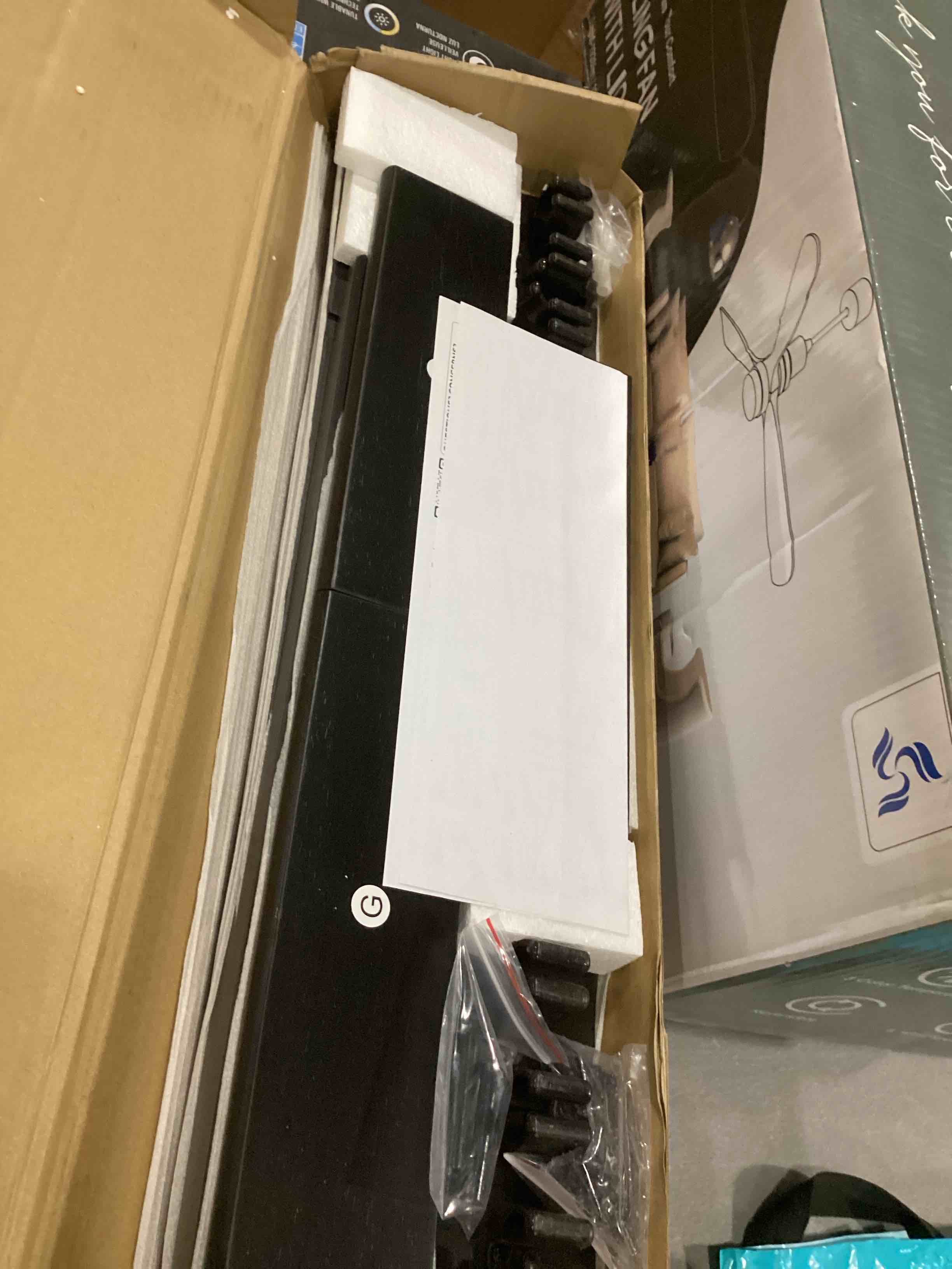 https://s3.amazonaws.com/lotting-images-prod/bidfta/GRN6796849_1738255522796.jpeg